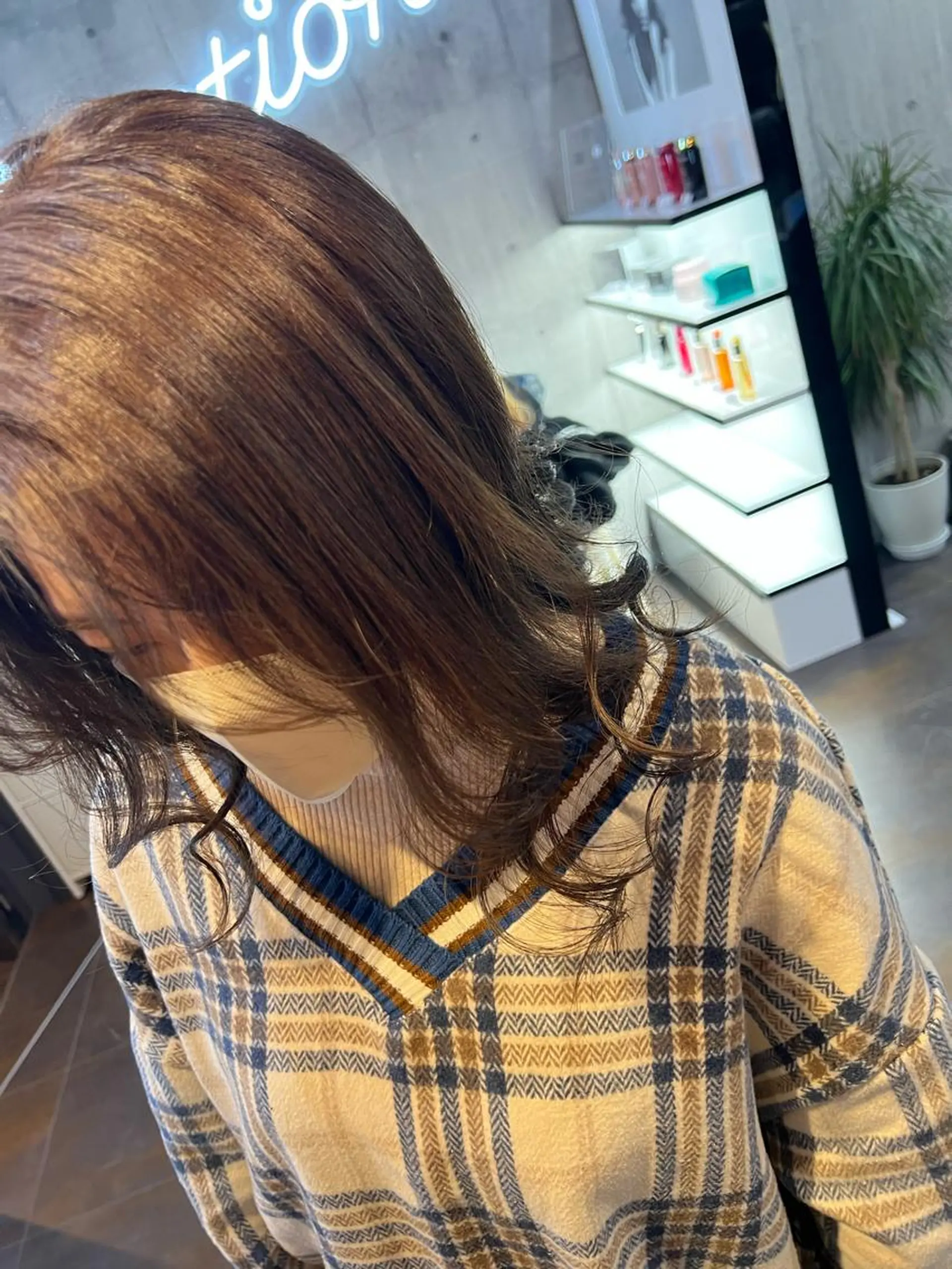 ミディアム カラー シールエクステ ミディアムパーマ バレイヤージュ ダブルカラー グラデーションカラー ヘアカラー トリートメント ミルクティーハイトー ン💖副店長mikaのヘアスタイル