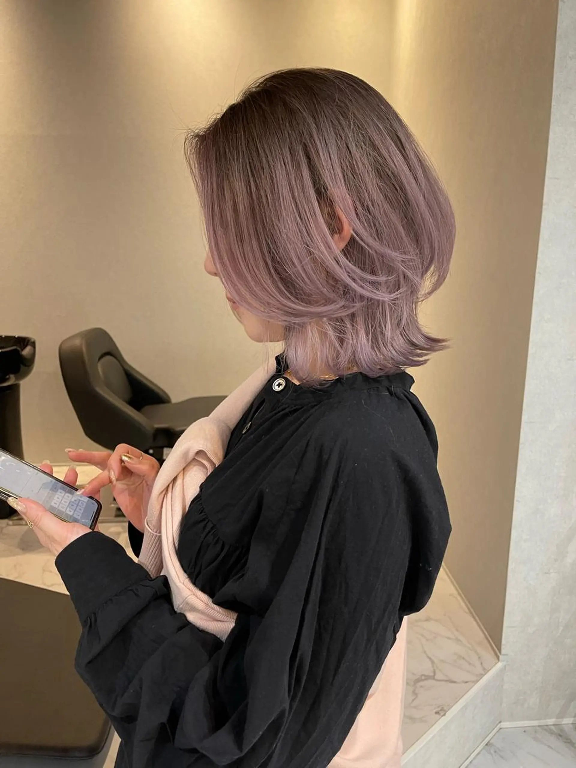ミディアム カラー ヘアアレンジ バレイヤージュ デザインカラー ハイライトカラー 外国人風カラー ハイライト アンドウ ユウ/ レイヤーカット/韓国のヘアスタイル