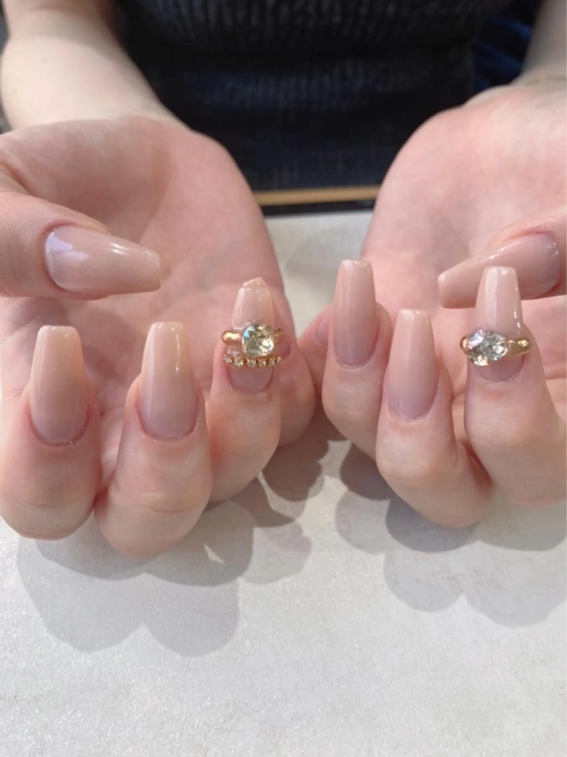 ミディアム ハンドネイル Nail  R💫 naoのネイルデザイン