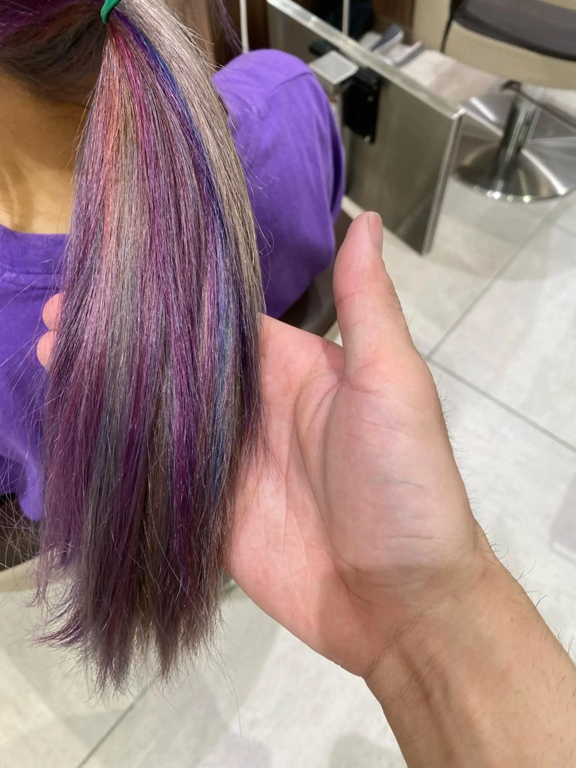 セミロング カラー シルバー ユニコーンカラー ヘアカラー トリートメント 💎大人ハイライト 💎上杉一也💎のヘアスタイル