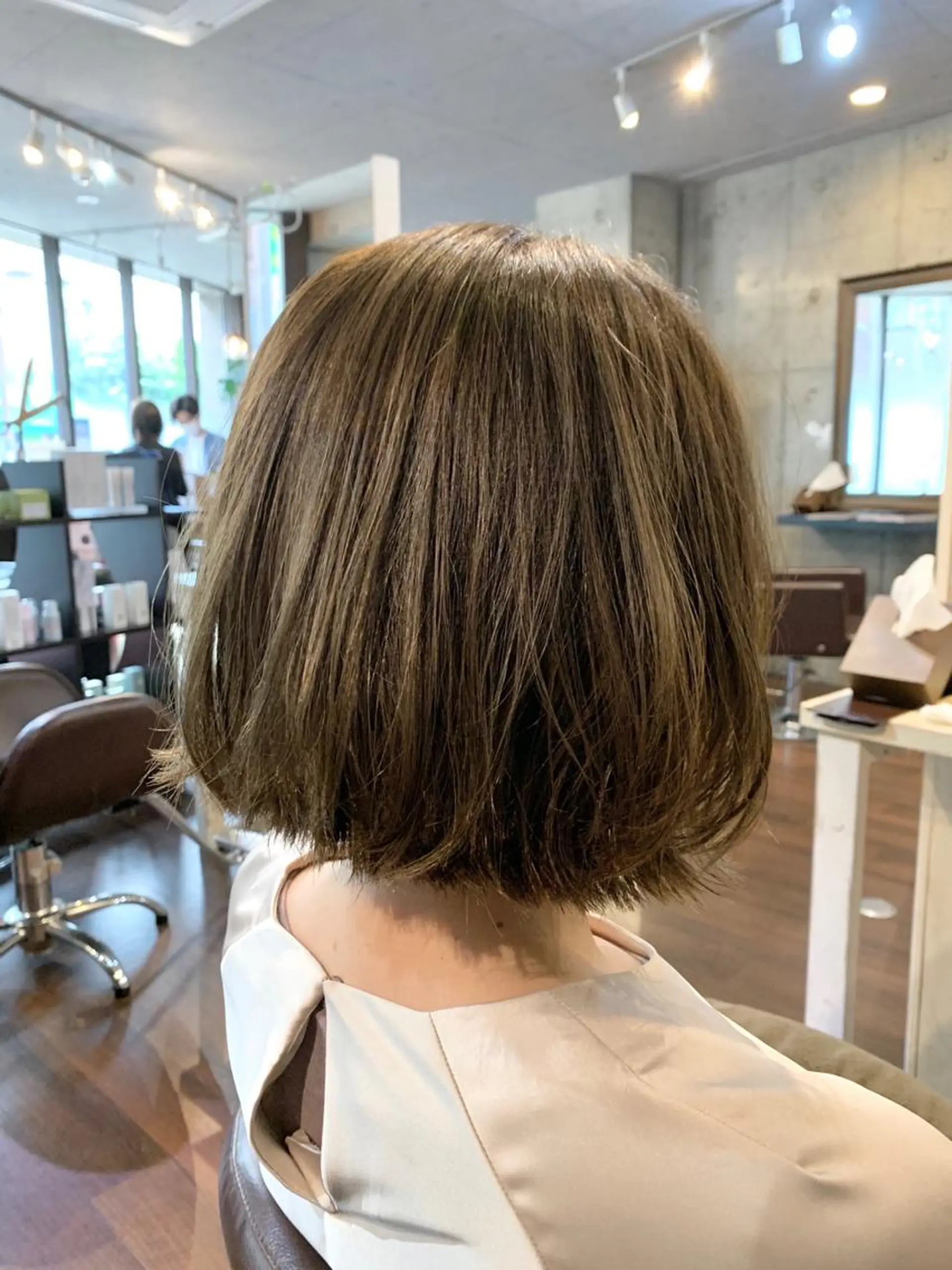 ミディアム カラー カット ヘアカラー ナカジマ ハルカのヘアスタイル