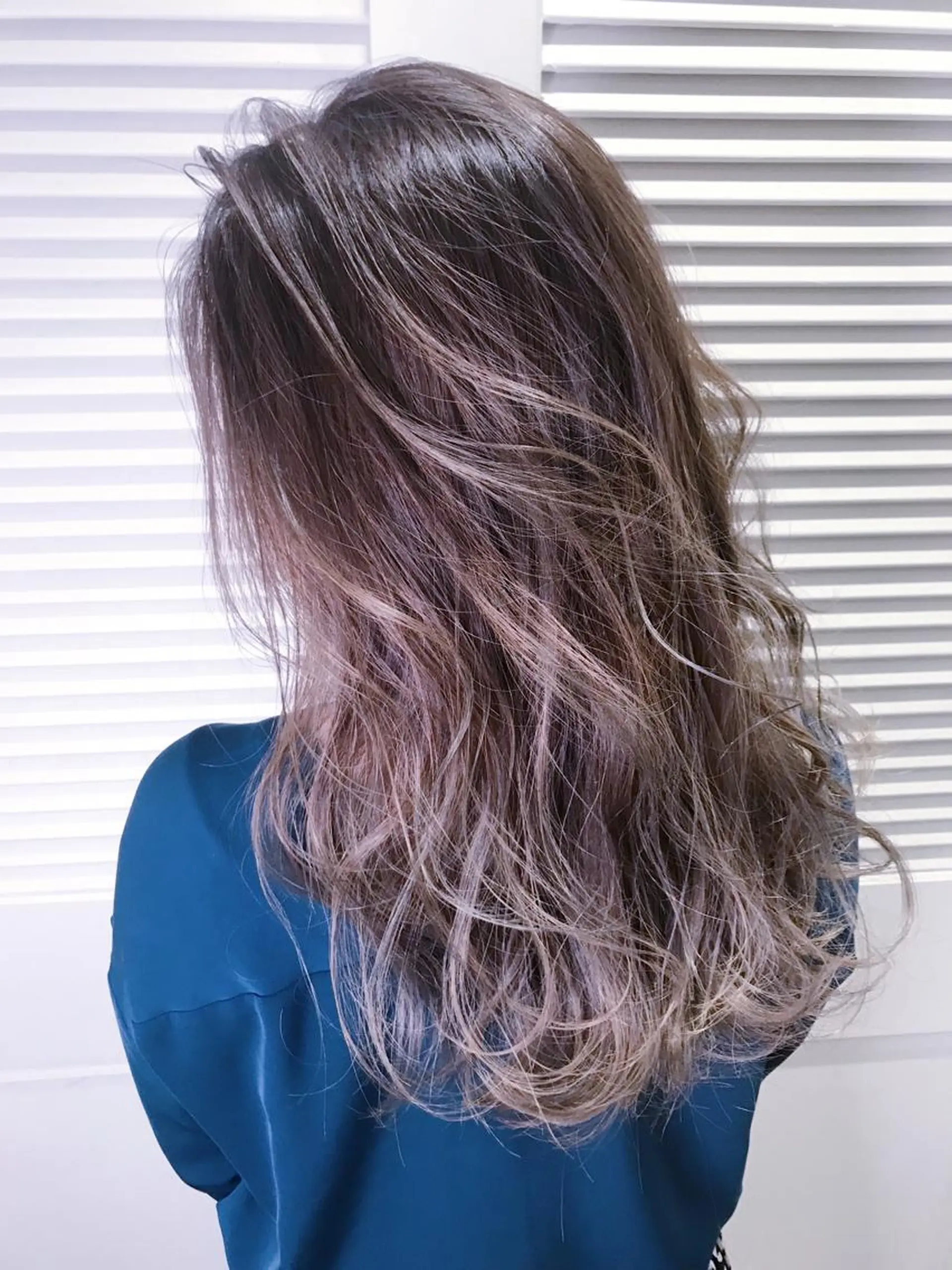 セミロング カラー ヘアアレンジ ヘアカラー トリートメント WATARU🔥／ 外国人風ハイライトのヘアスタイル