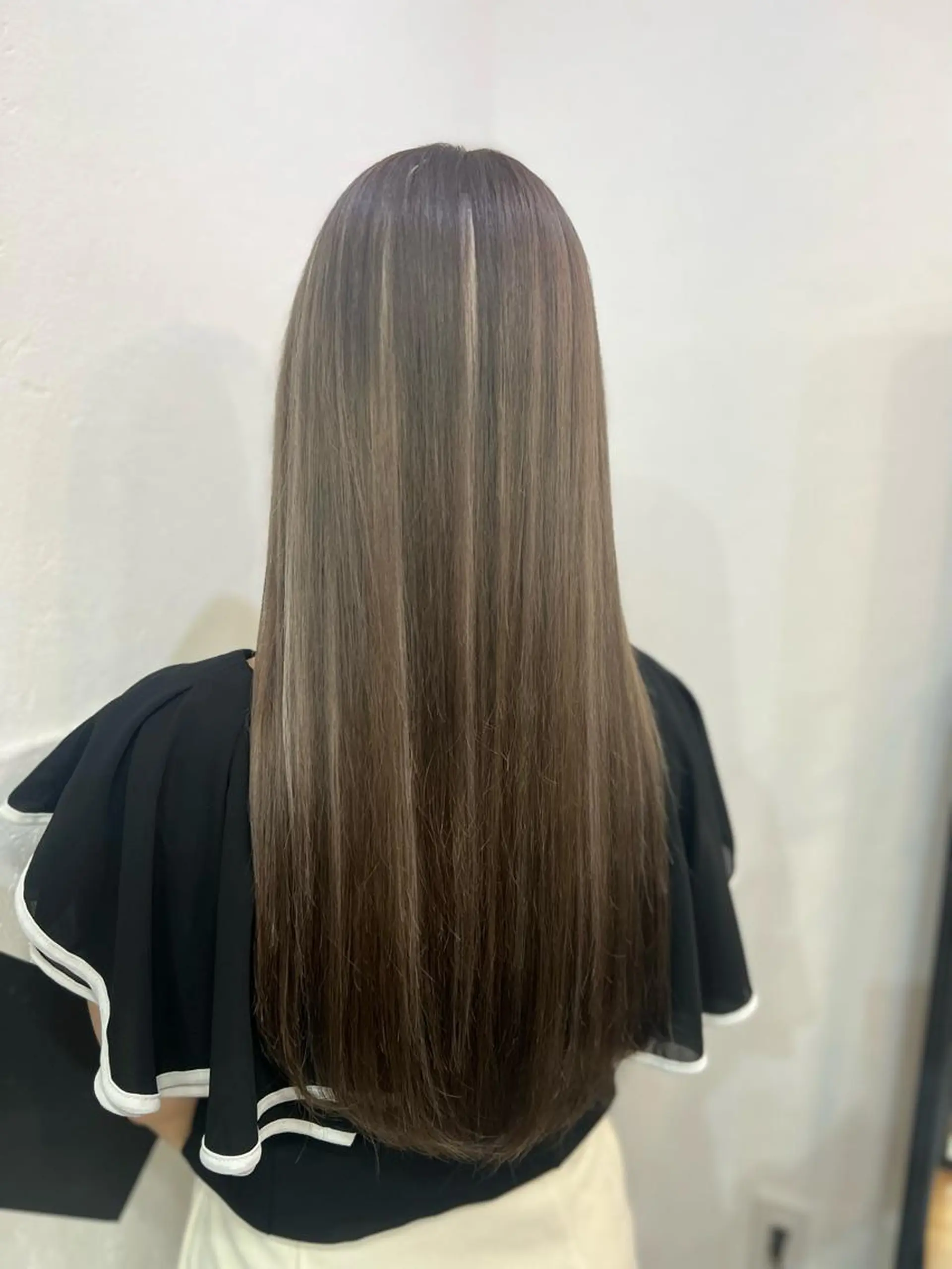 ロング カラー シールエクステ アディクシーカラー アッシュ バレイヤージュ ミストバング ヘアカラー ＤＥＳＴ所属・吉野 瑳桜のヘアスタイル