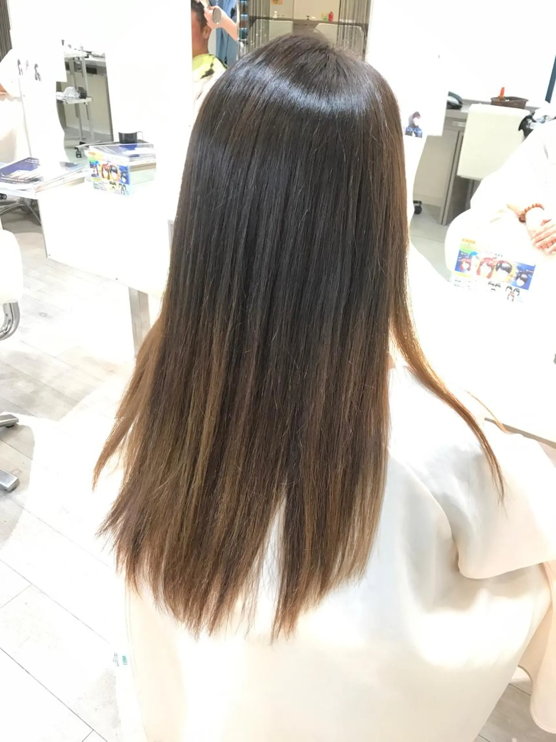 ロング カラー グラデーションカラー ヘアカラー トリートメント chiyo yasuのヘアスタイル