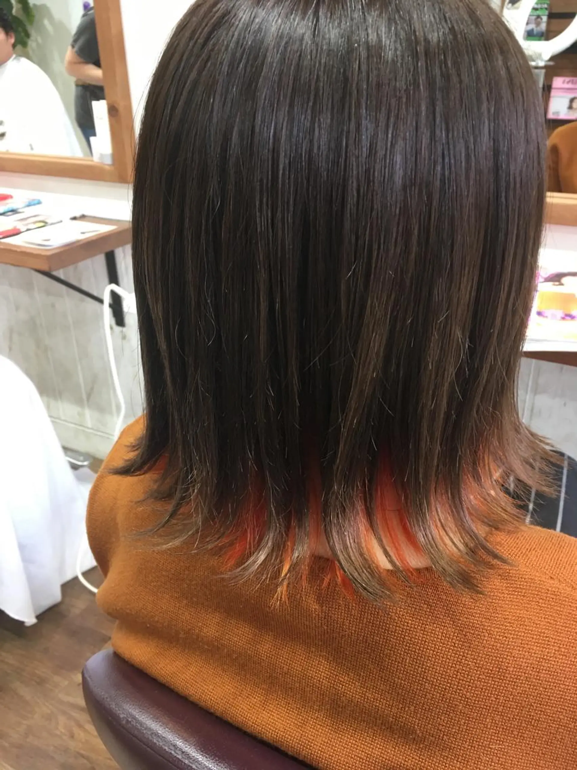 カラー ヘアカラー 塩崎 明菜のヘアスタイル