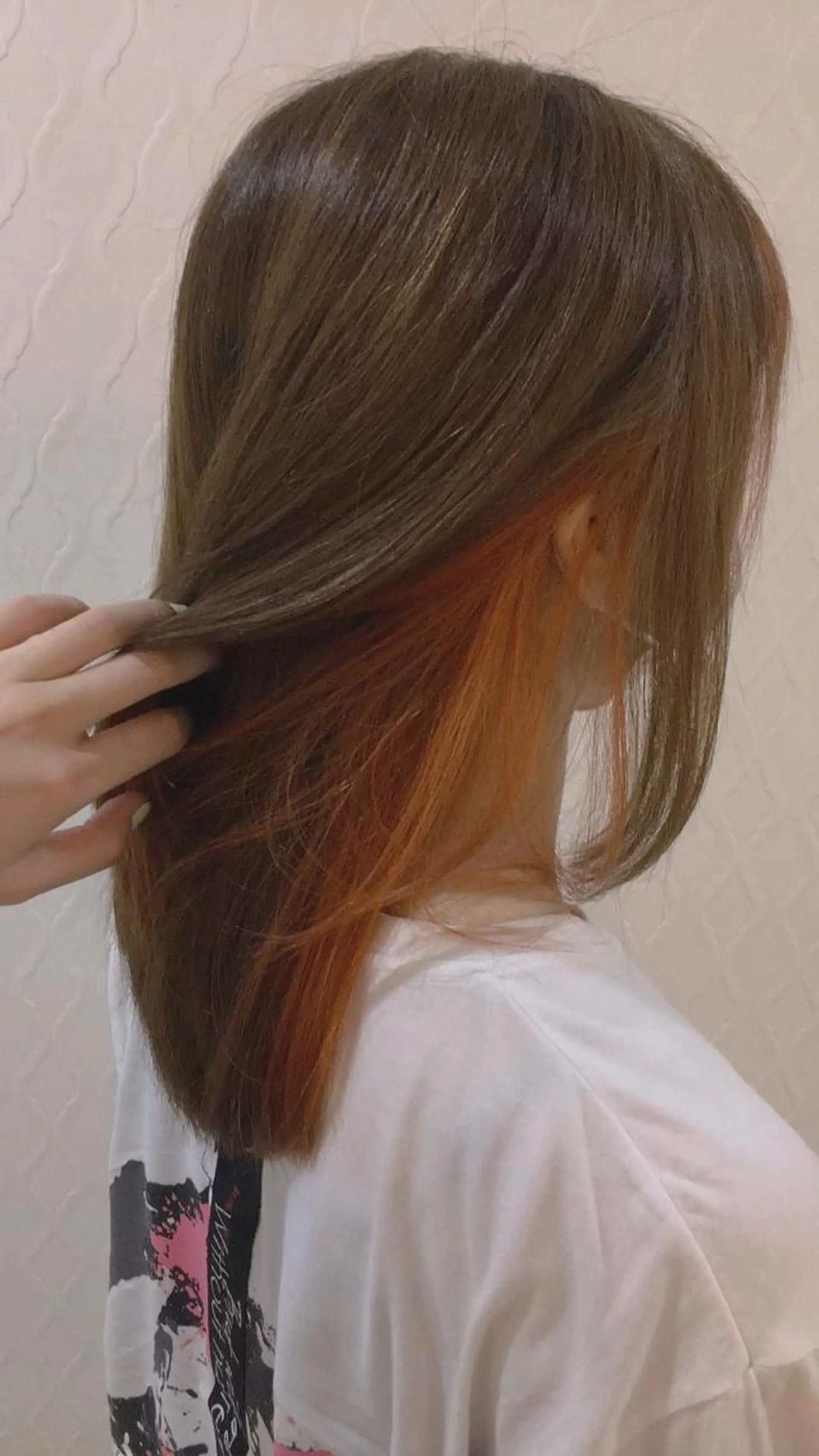 ミディアム カラー インナーカラー シャギー ヘアカラー 大石 祐那のヘアスタイル