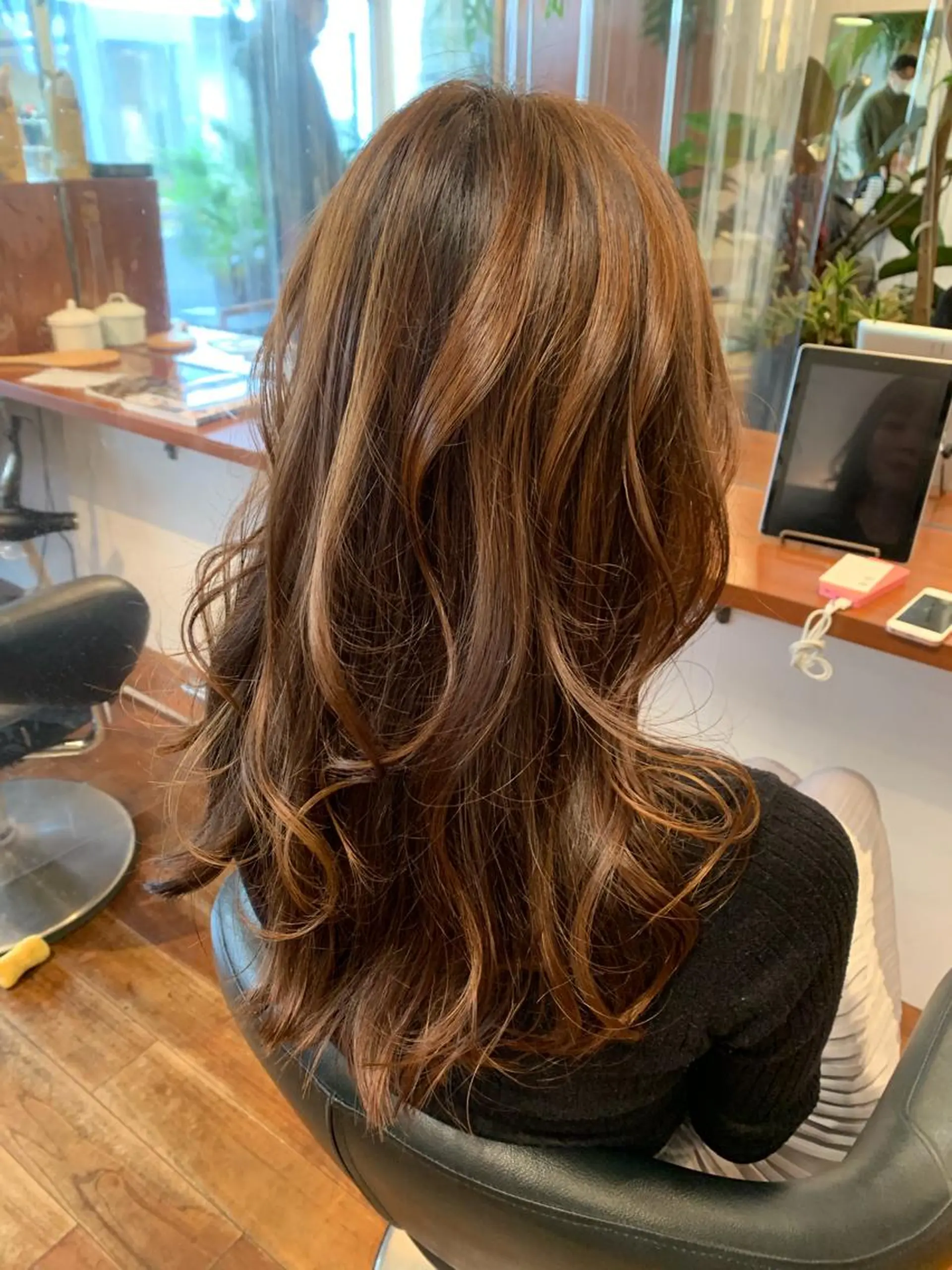 ロング カラー ハイライトカラー ハイライト DOG MANIA PiNCH所属・エイジング縮毛矯正 犬同伴可マルイチのヘアスタイル