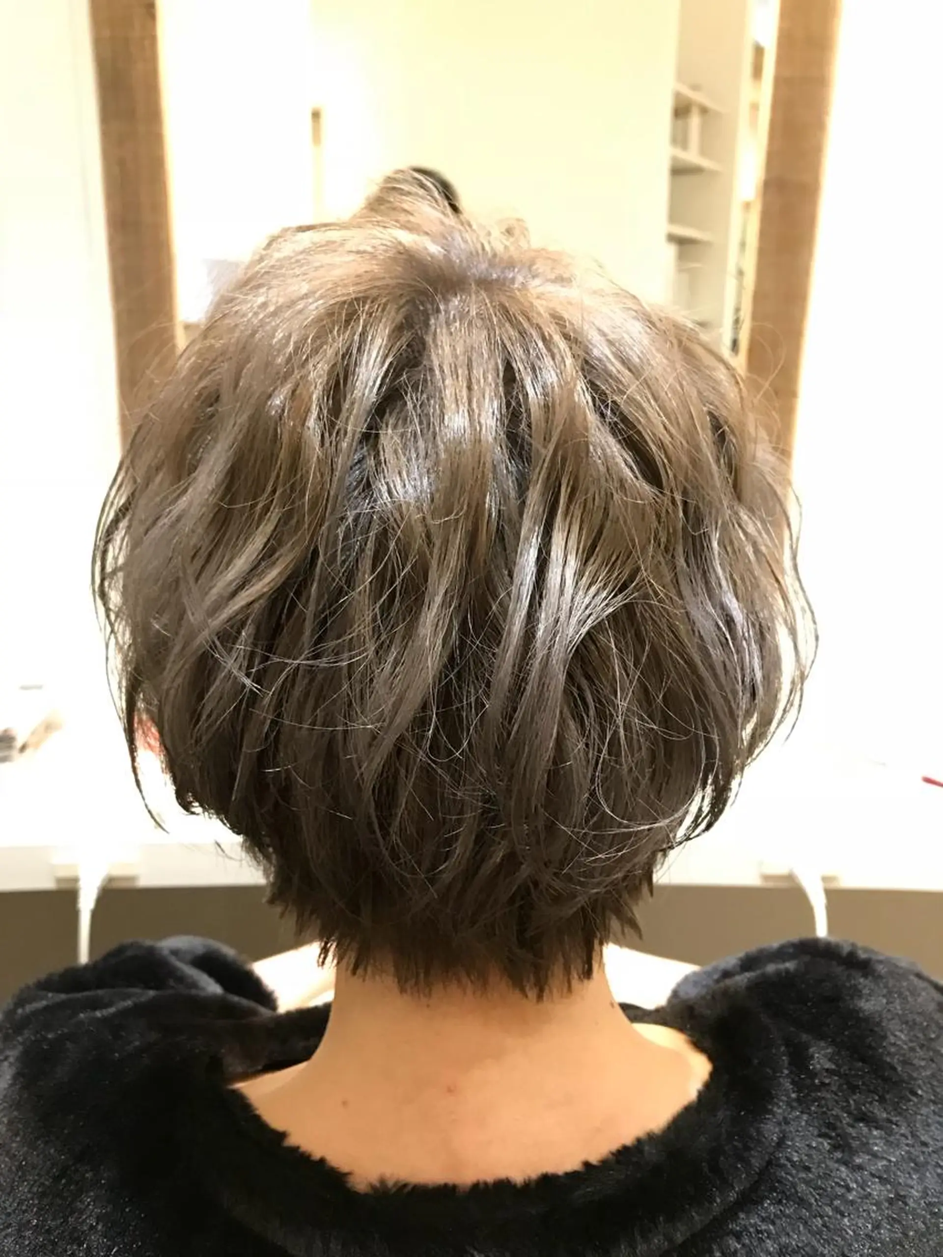 ショート カラー ヘアアレンジ グレージュ ショート×カラー 🦊堀米早紀【荻窪】のマツエク・マツパデザイン