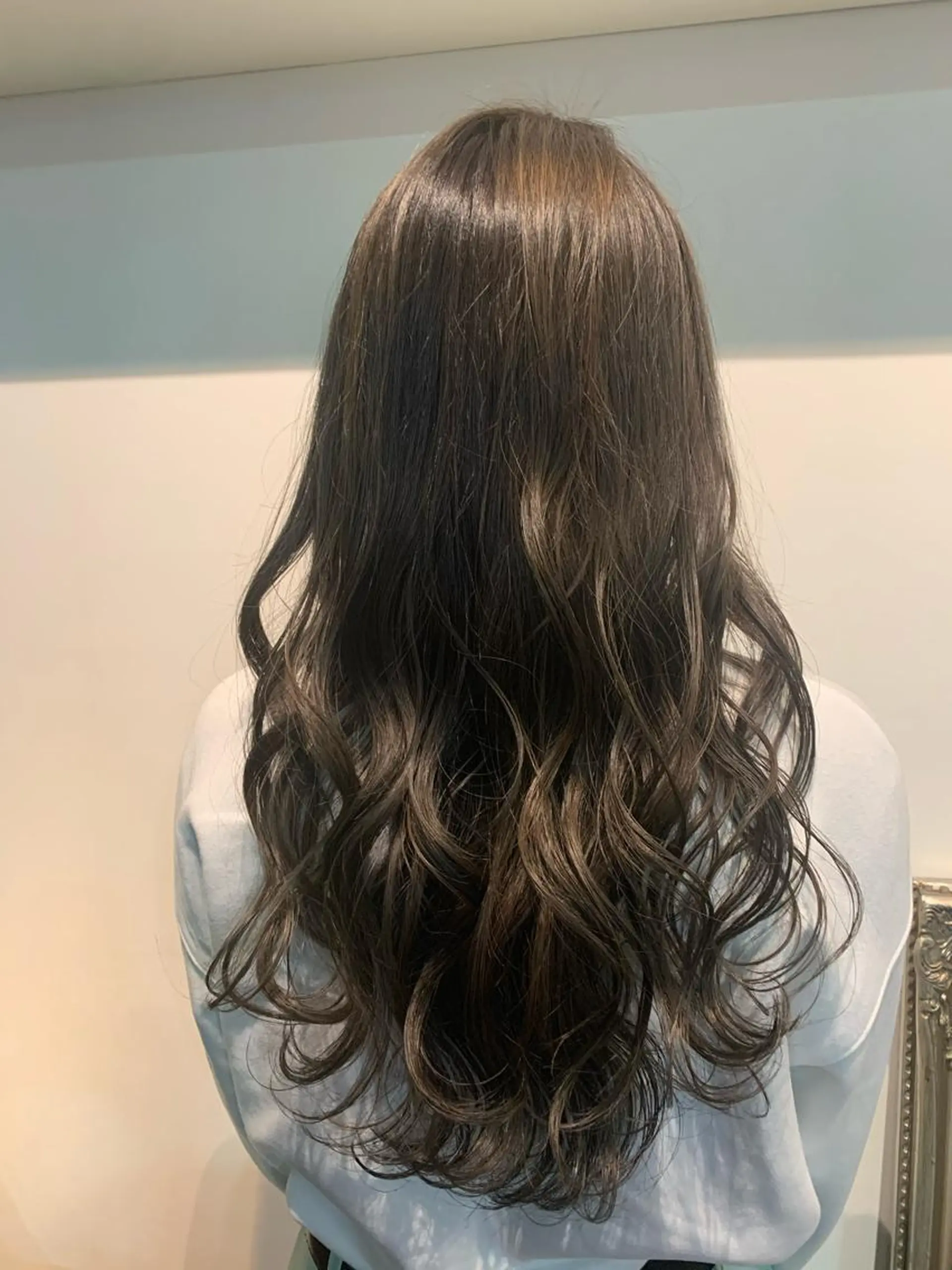 ロング アッシュ ヘアカラー トリートメント ヘッドスパ ヘアセット 山口 竣也のヘアスタイル