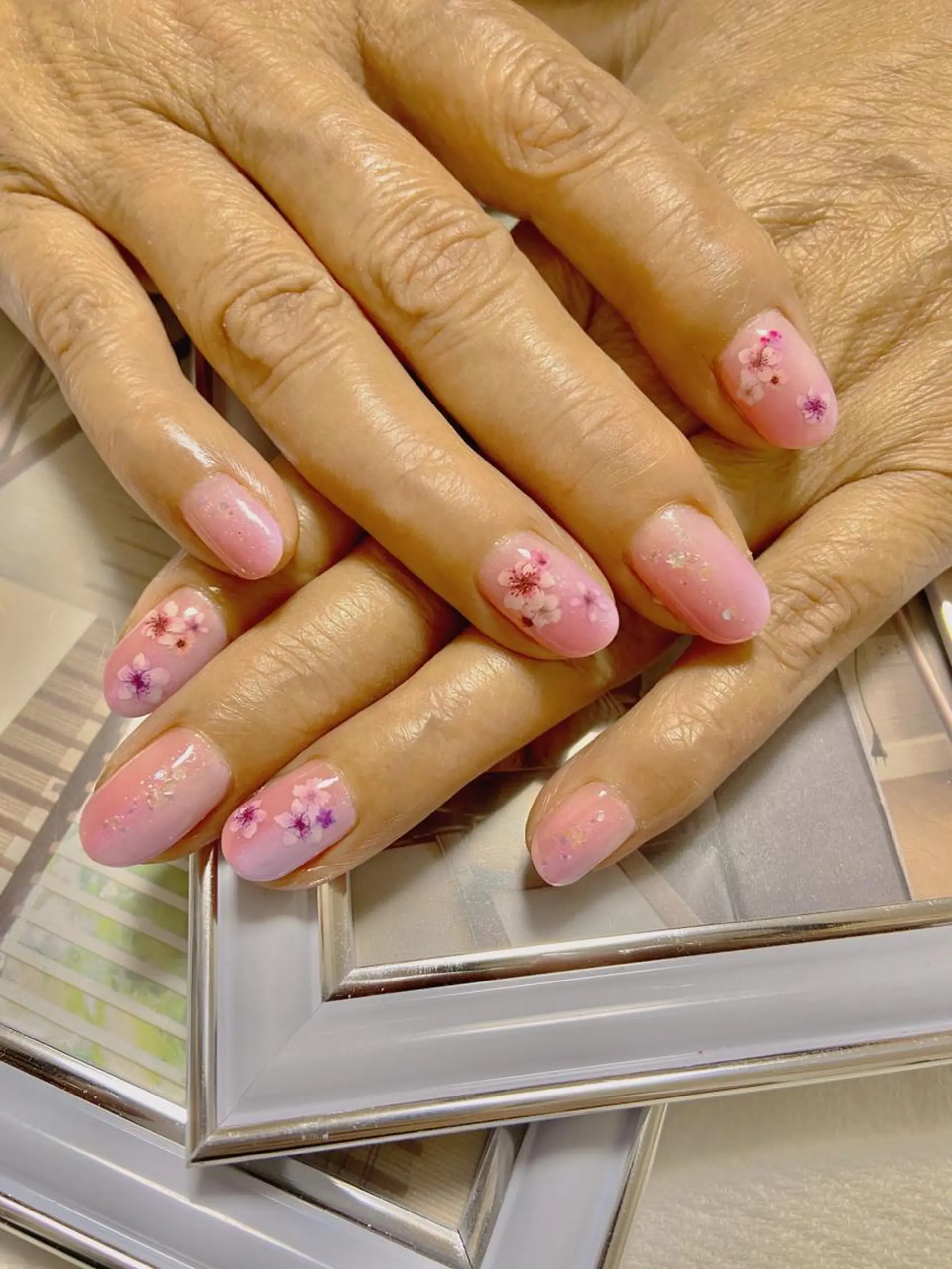 ネイル 春ネイル ハンドネイル フットネイル Lokahi NAILのネイルデザイン