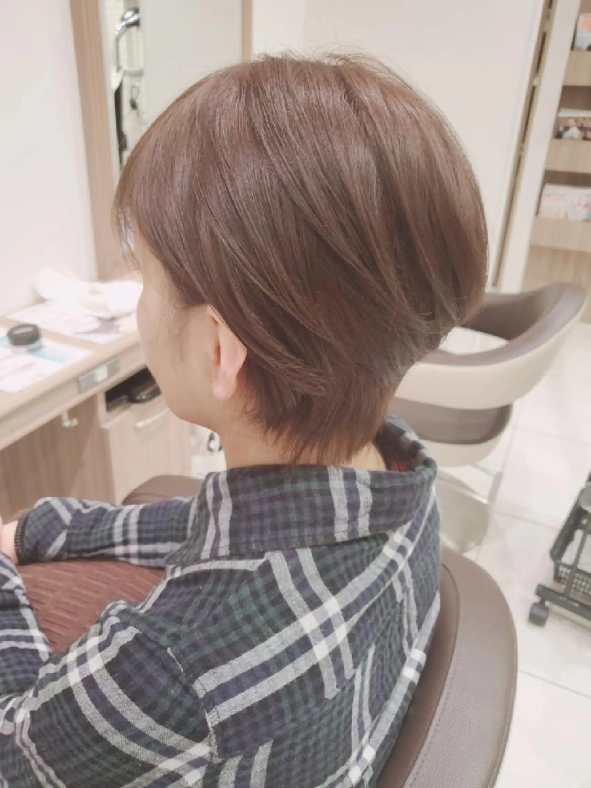 ショート カラー アッシュ ベージュカラー イルミナカラー 中村 和貴のヘアスタイル