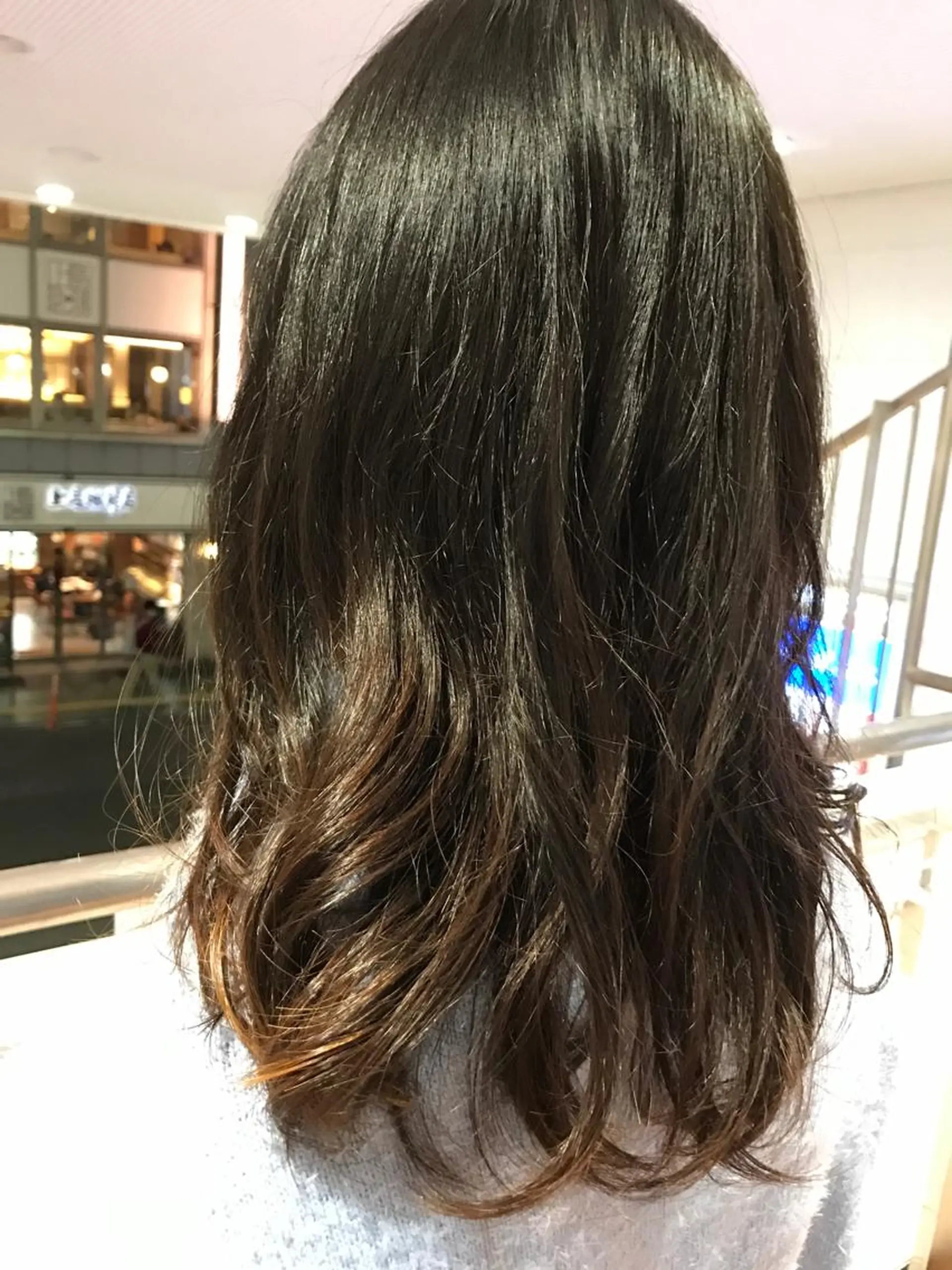 ミディアム パーマ ミディアムパーマ 坂西 春果のマツエク・マツパデザイン