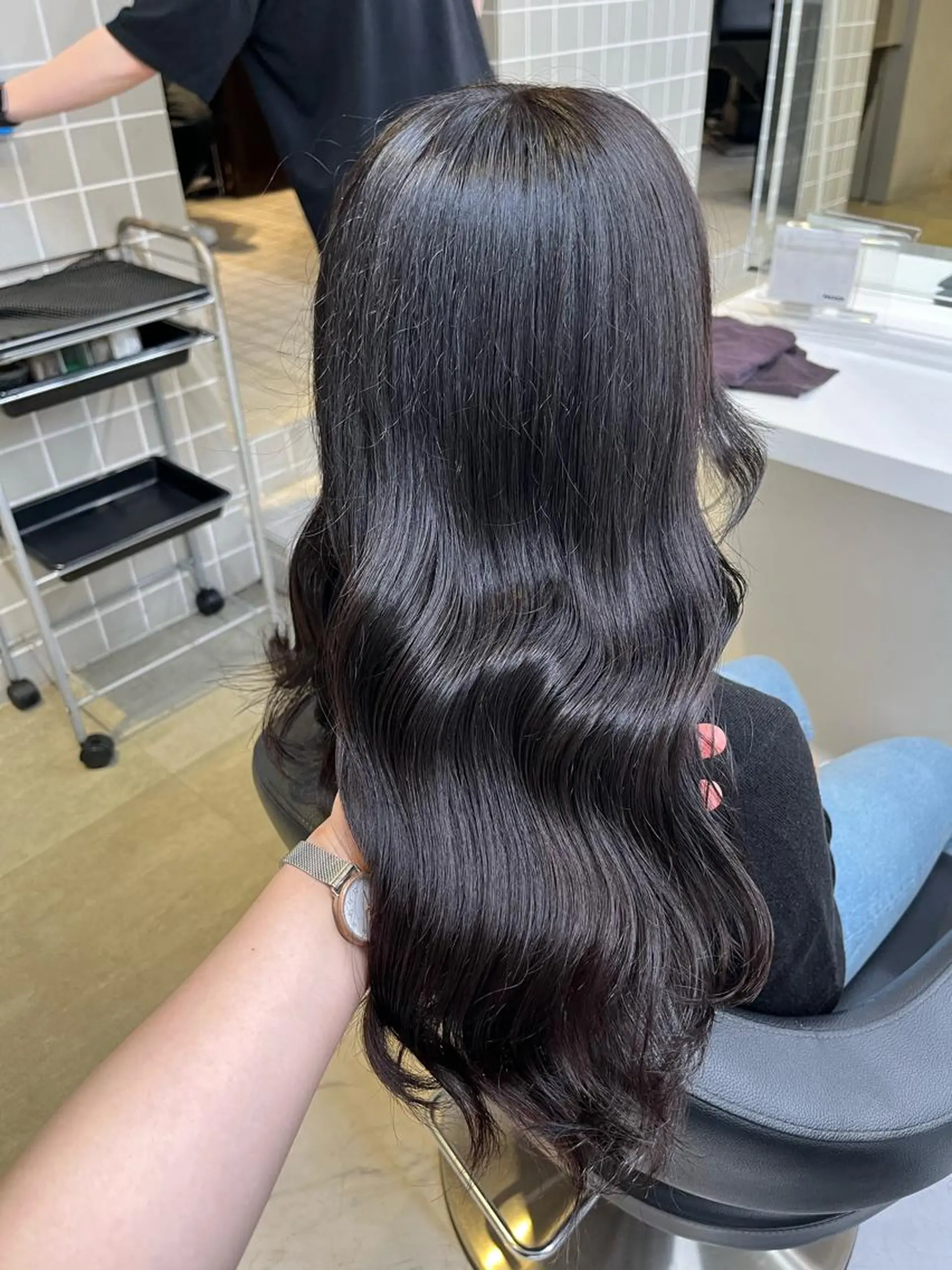 セミロング カット ヘアカラー トリートメント ヘッドスパ ヘアセット 寒色＆ブリーチ特化 寒色MiOのヘアスタイル