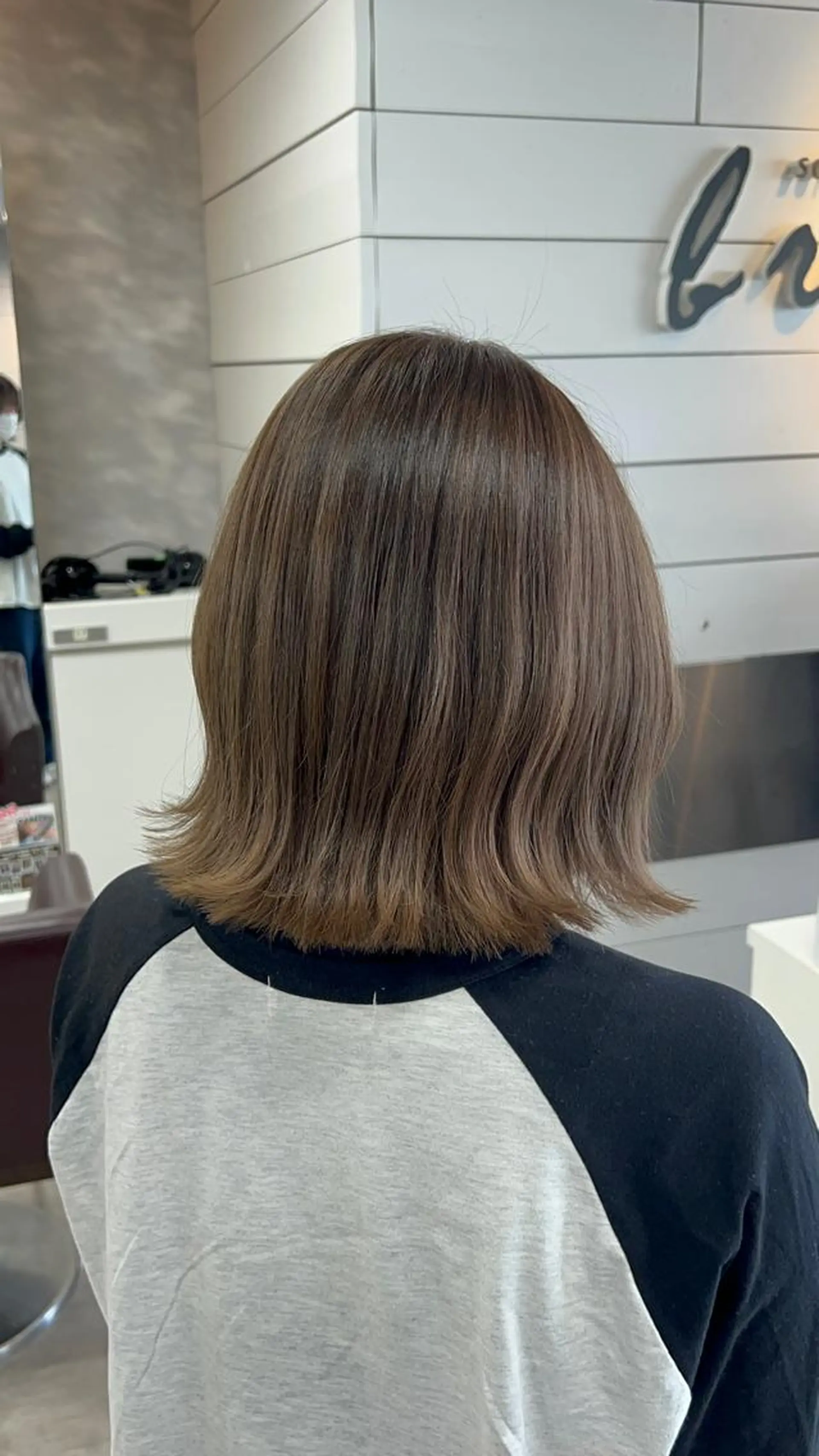 ショート カラー ヘアアレンジ カット ヘアカラー トリートメント ヘッドスパ インナー×縮毛矯正 ピンクカラー澤井里菜のヘアスタイル