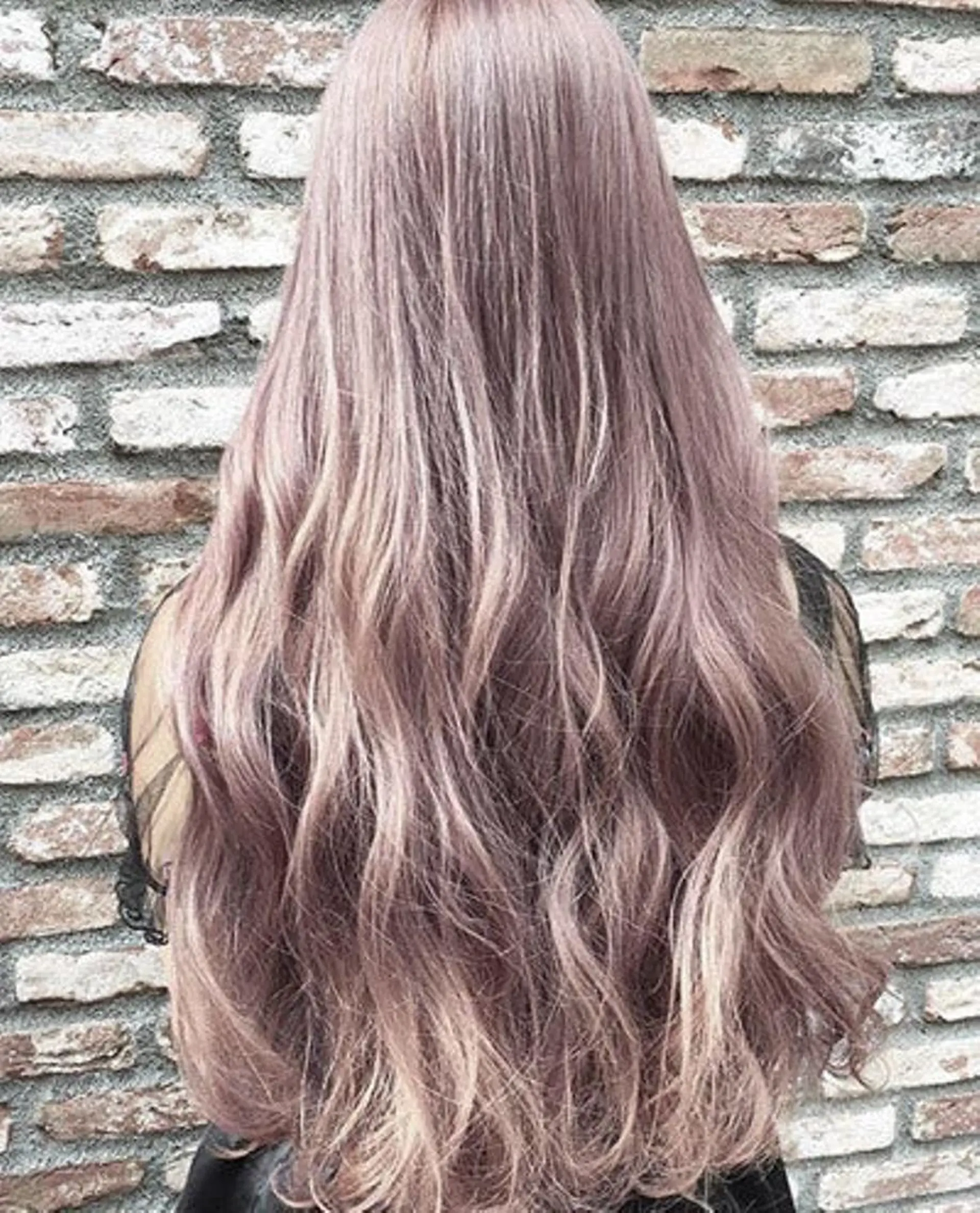ロング 大阪レミーエクステ チビ編み込みのヘアスタイル