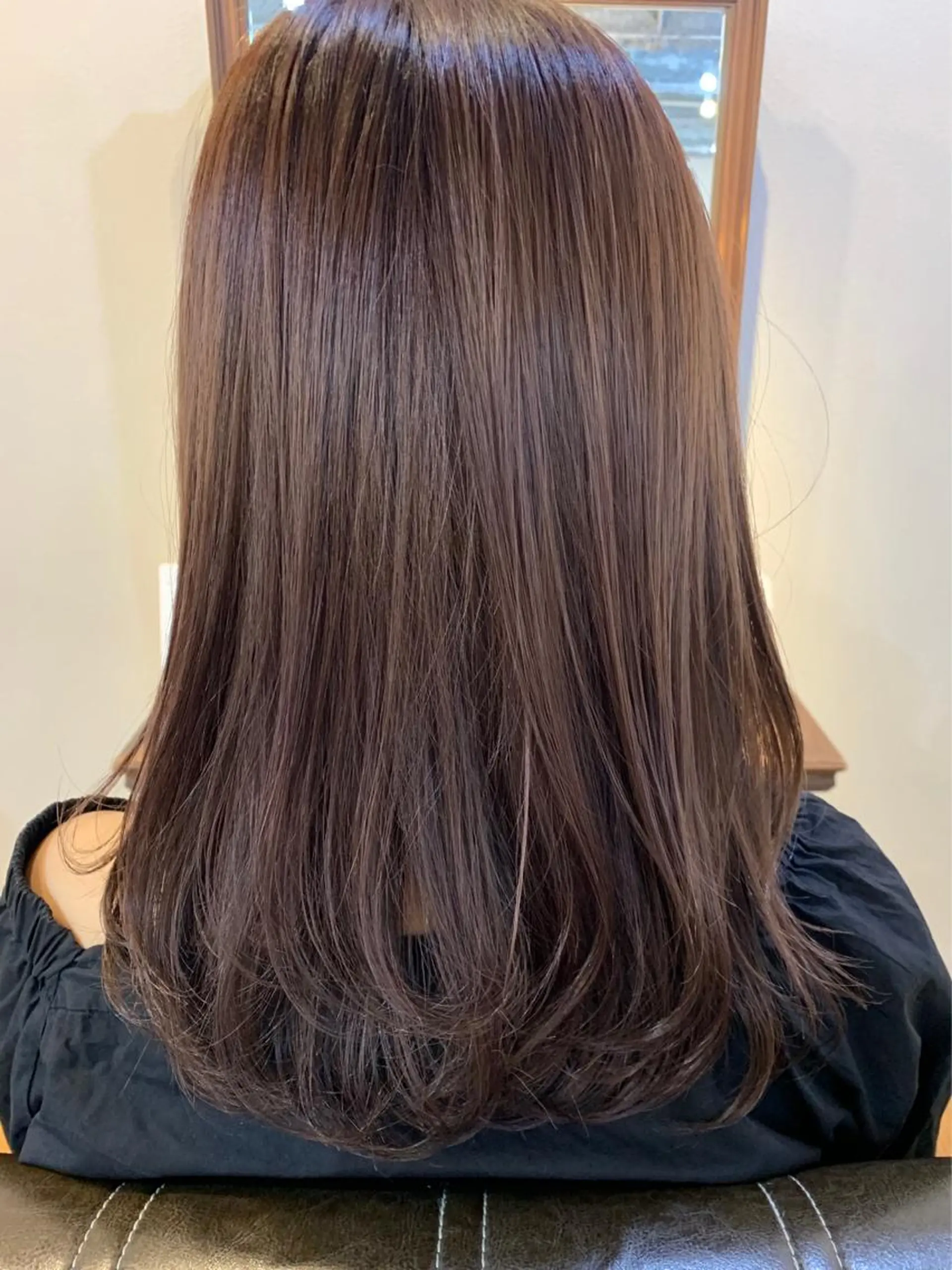 セミロング カラー ベージュカラー 透明感カラー ラベンダーカラー ラベンダーベージュ ヘアカラー 藤間 帆乃夏（とうまほのかのヘアスタイル