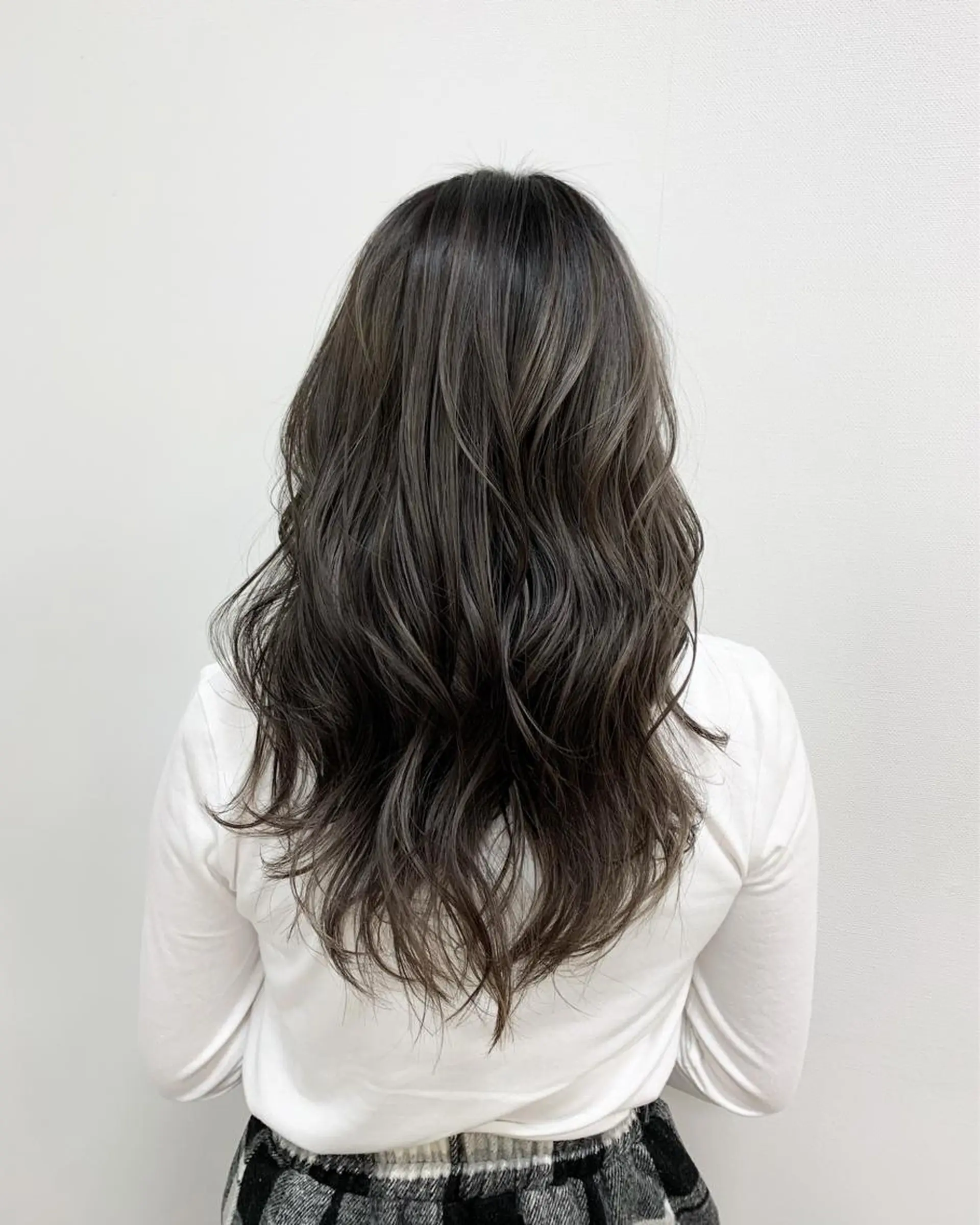 セミロング カラー ハイライトカラー ハイライト レイヤー×縮毛矯正 深見 拓のヘアスタイル