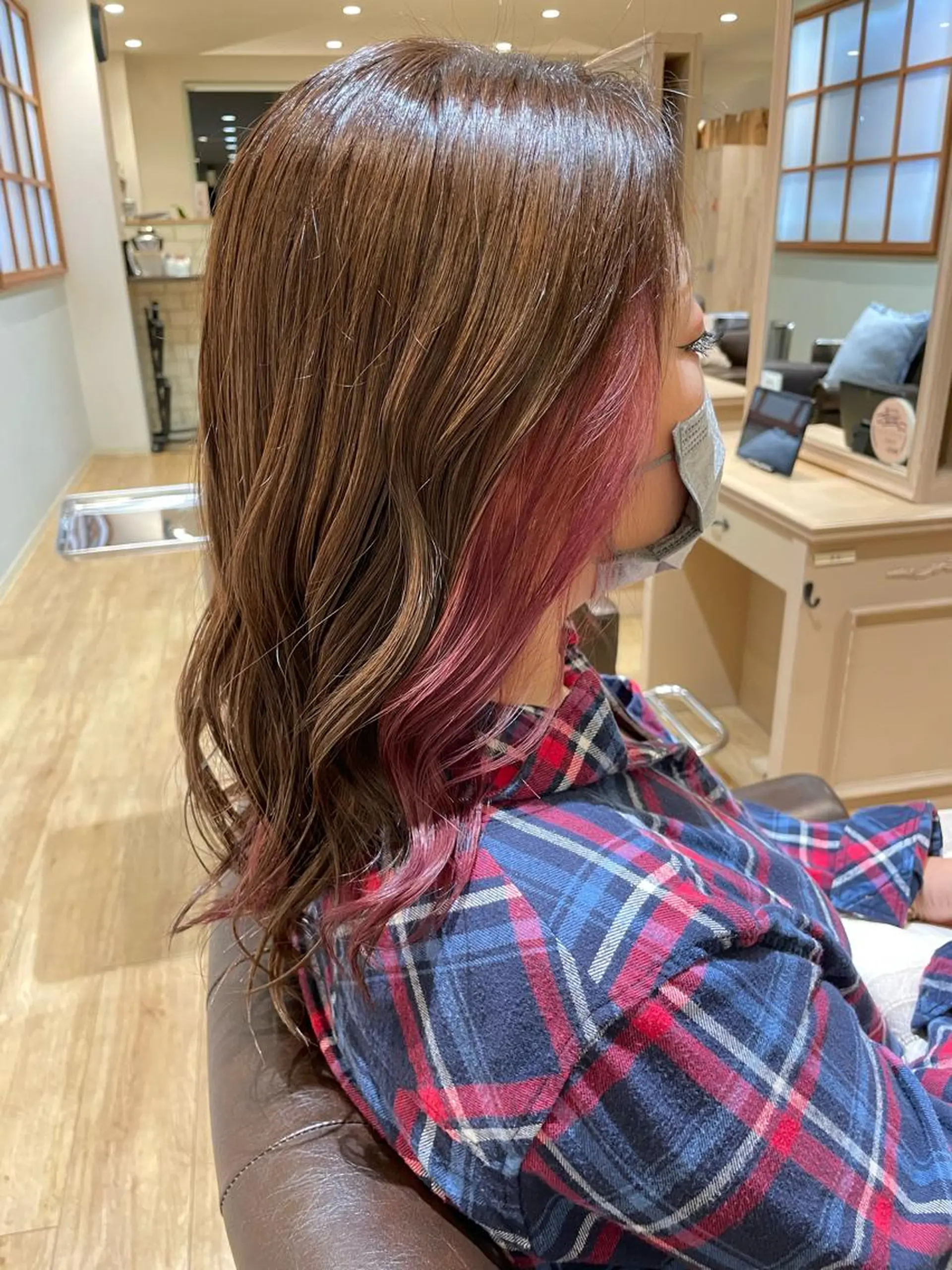 ロング カラー インナーカラー ピンクカラー 高嶋 憂蘭々のヘアスタイル