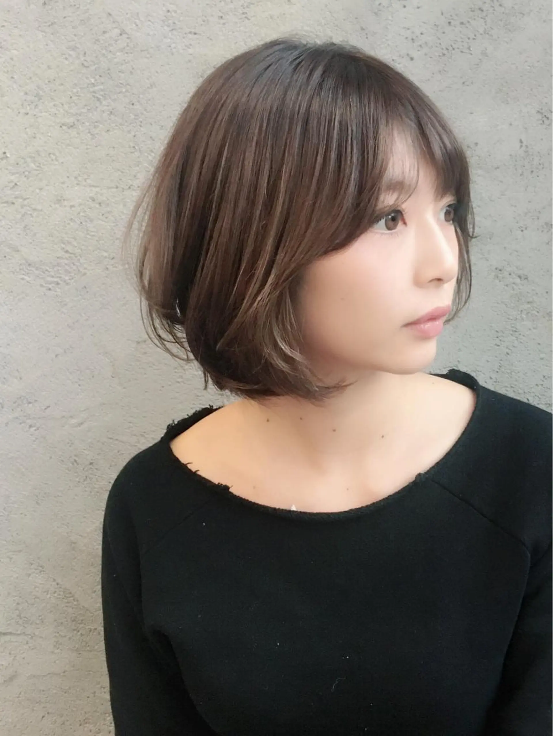 ショート カラー ベージュカラー ボブ EMANON天神所属・Hitomi Ezakiのヘアスタイル