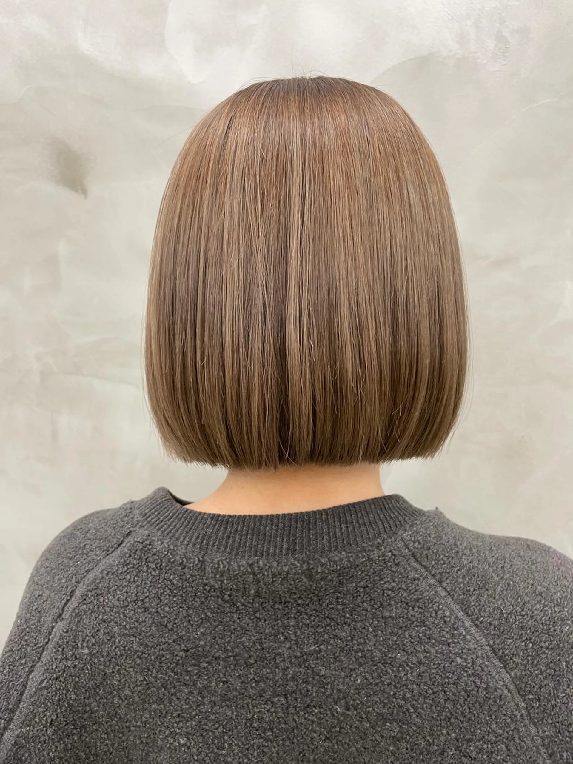 ショート カラー 切りっぱなしボブ ベージュカラー ミルクティーベージュ ボブ カット ヘアカラー トリートメント ショート・ボブ 徳竹淳一のヘアスタイル