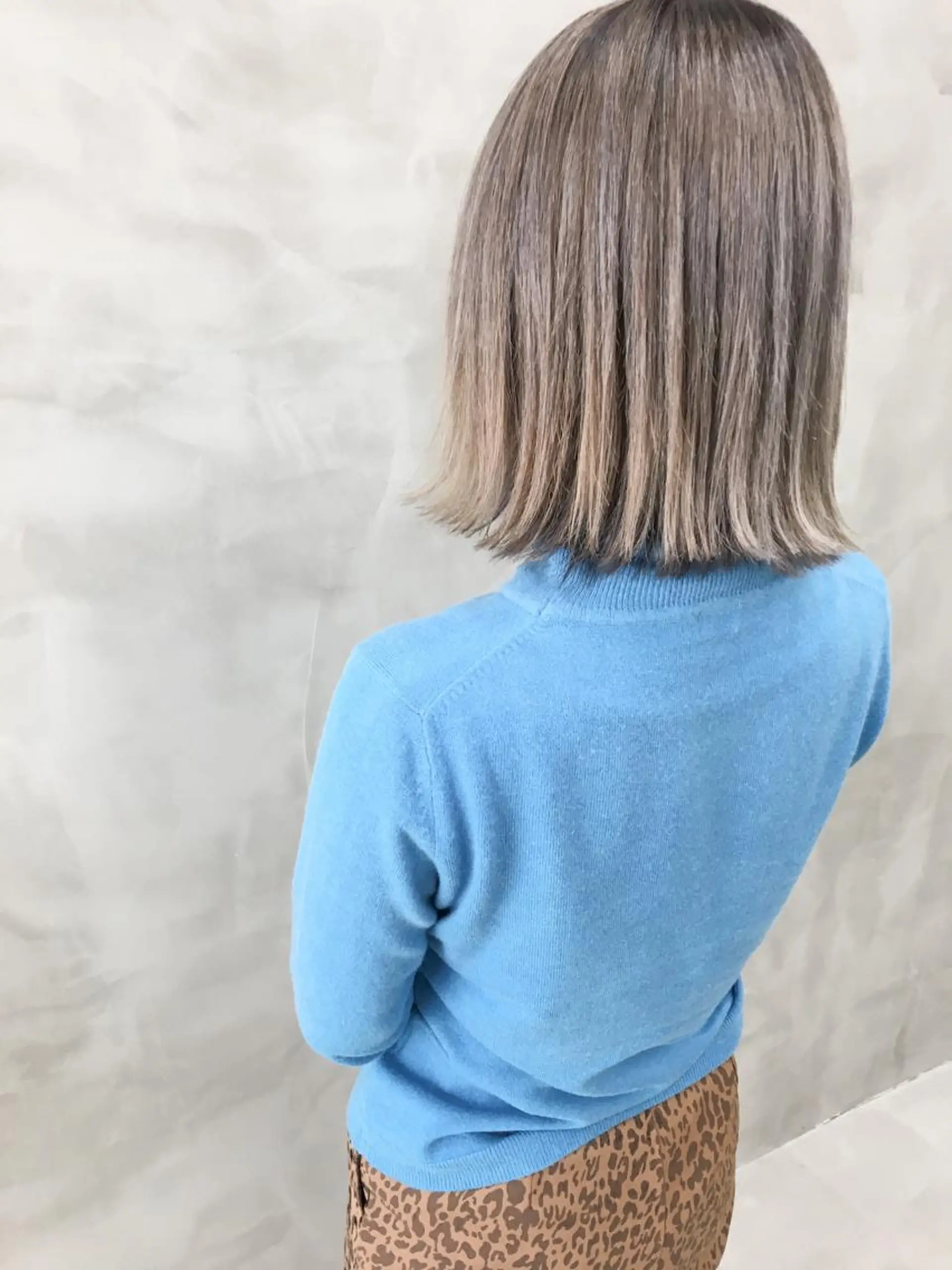 カラー 切りっぱなしボブ ブリーチ ダブルカラー グレージュ ハイトーンカラー SEED&beauty byFLAT所属・ヘッドスパ (女性限定)🍋モエのヘアスタイル