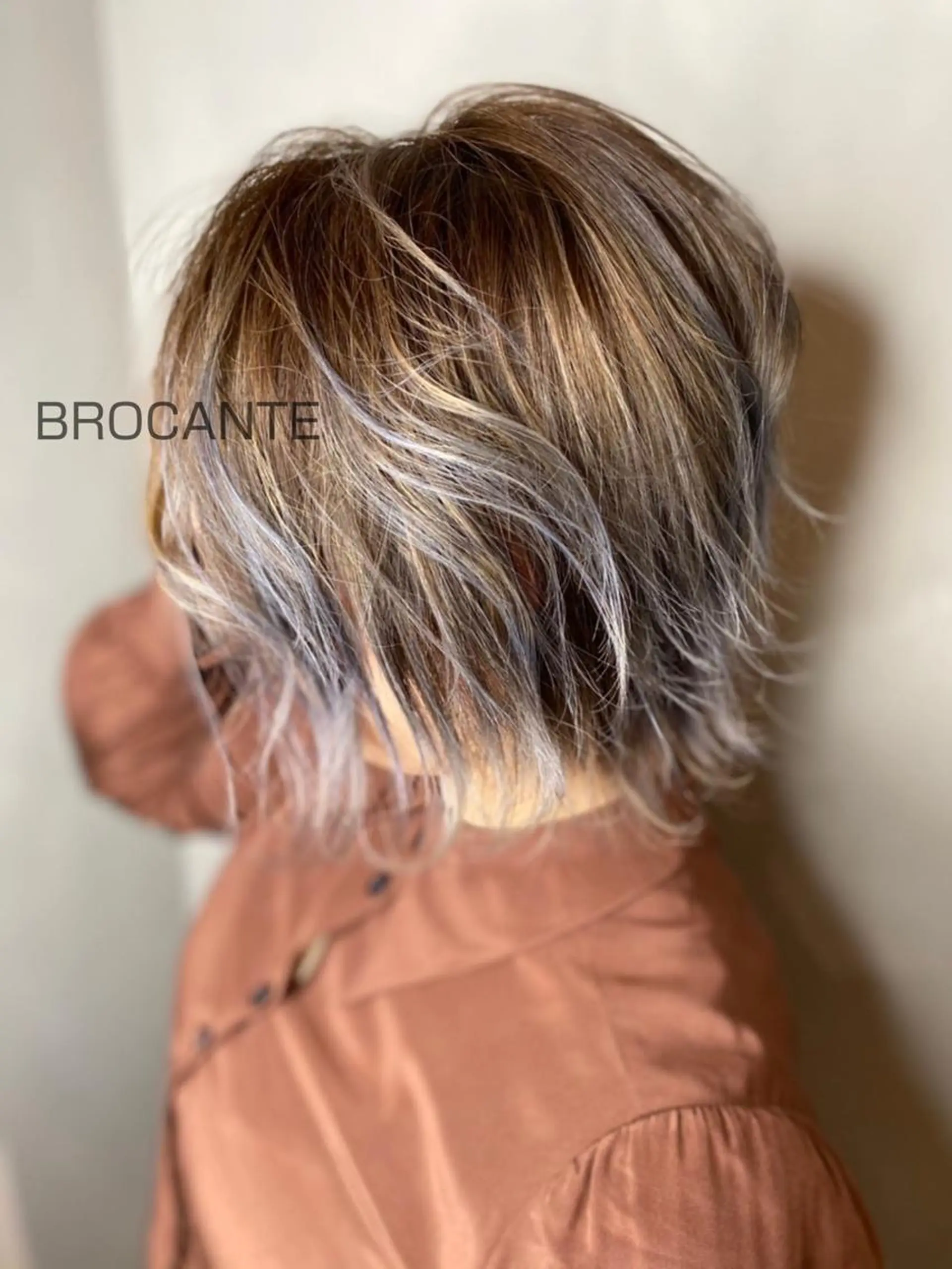 ショート カラー バレイヤージュ ベージュカラー ハイトーンカラー ボブ レイヤーカット カット ヘアカラー BROCANTE✂︎ karasawa.nのヘアスタイル