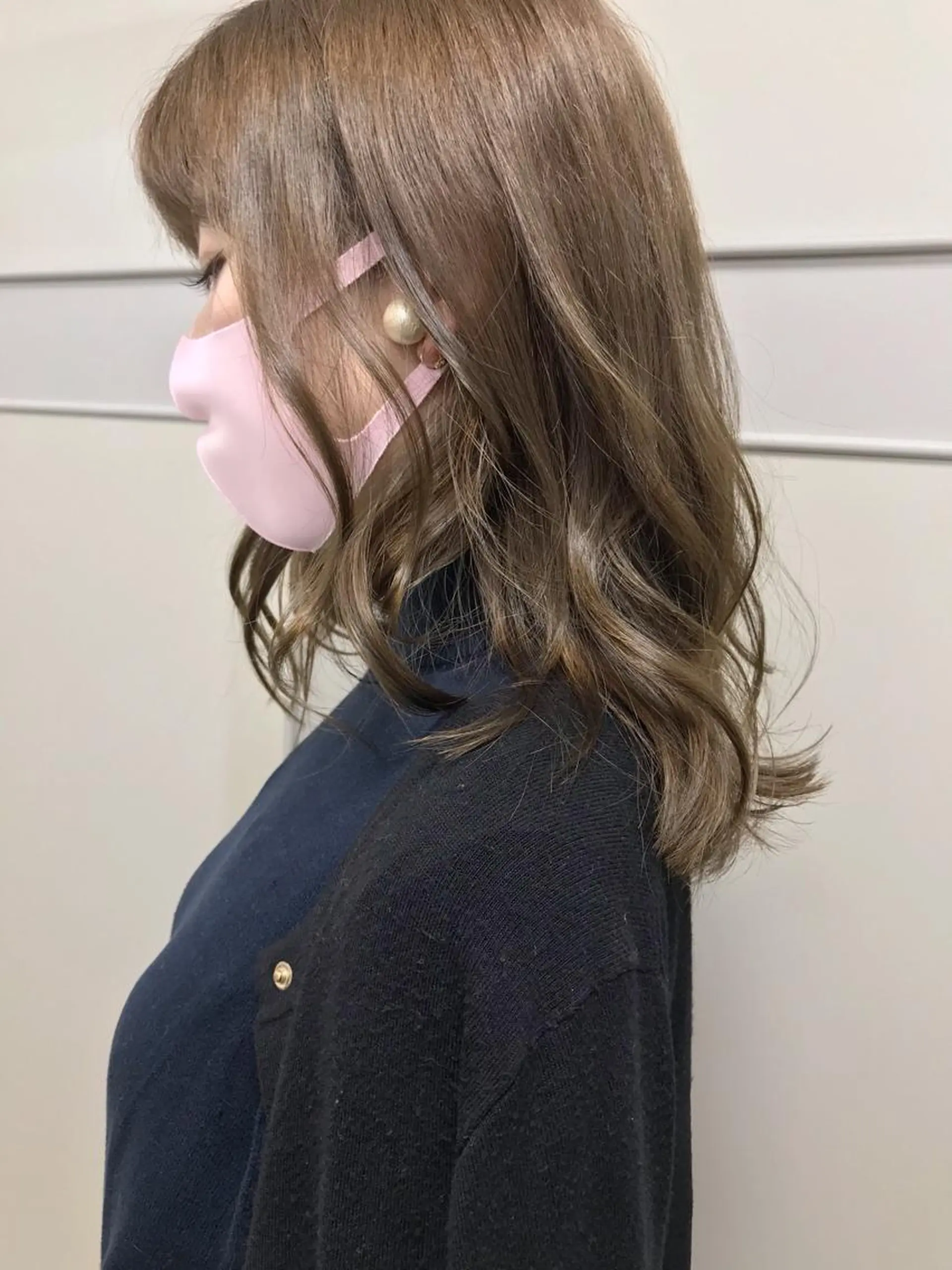 セミロング カラー ベージュカラー HARUNA🤍 色持ち良いツヤ髪のヘアスタイル