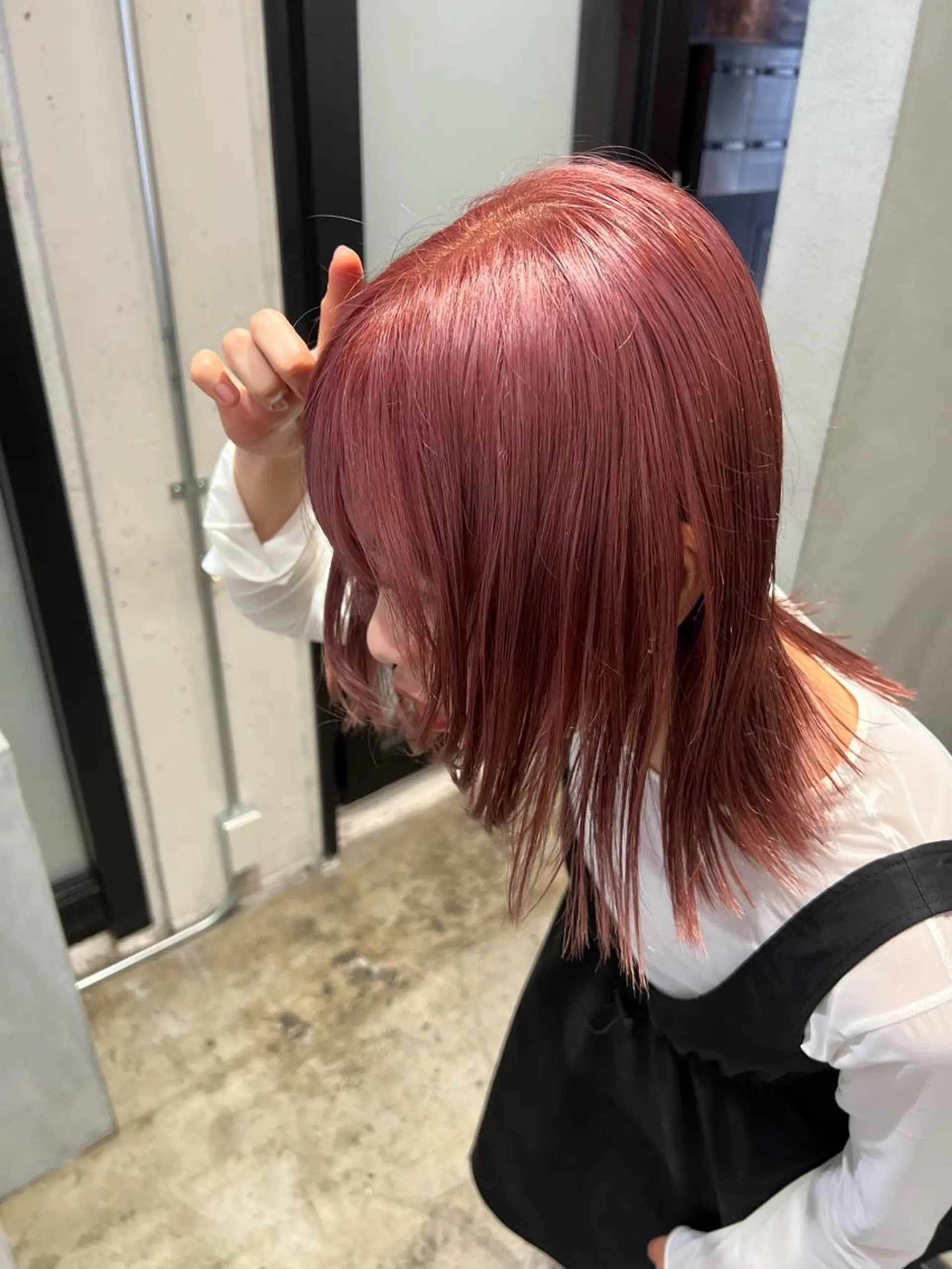 ミディアム カラー ブリーチ ラベンダーカラー ピンクカラー ピンクラベンダー ヘアカラー トリートメント Mado Tsujido所属・小野江 祐李のヘアスタイル