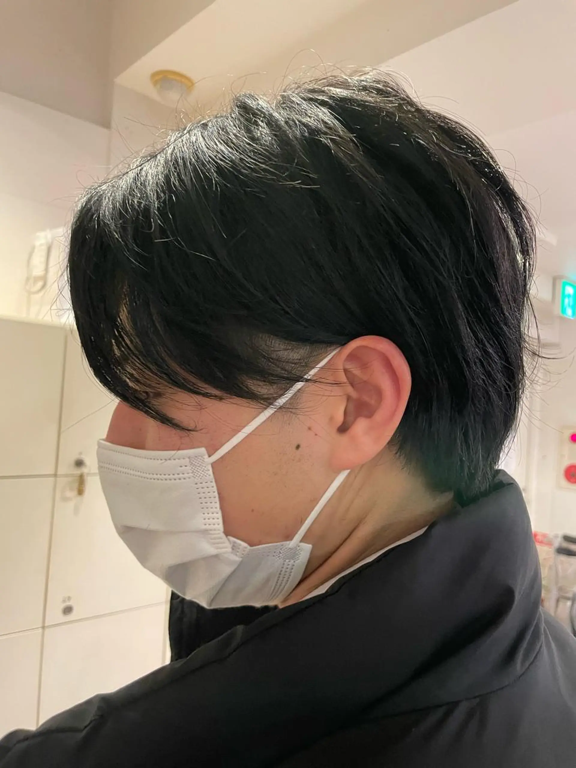 メンズ センターパート 刈り上げ カット 佐藤 綾郁のヘアスタイル