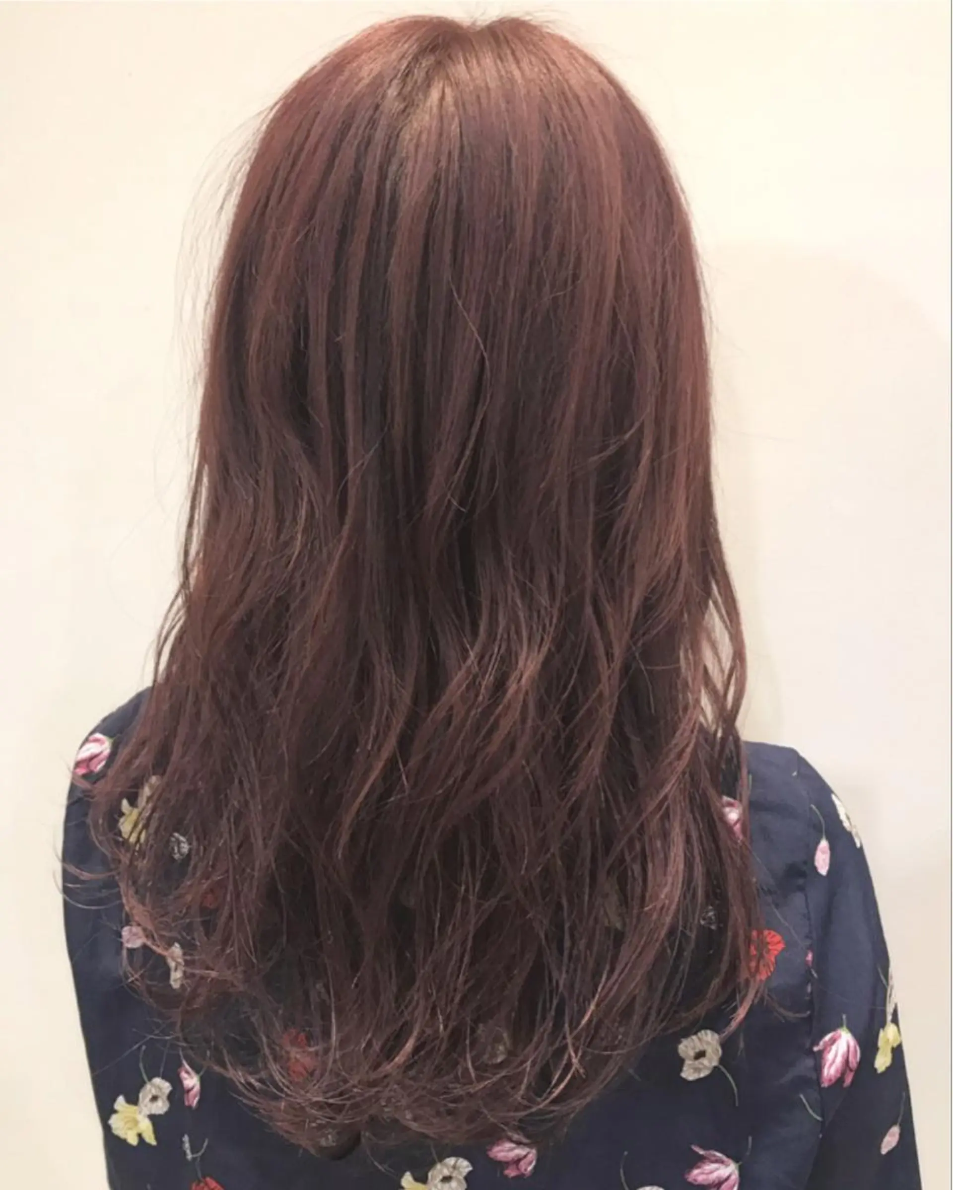 ミディアム カラー ローズカラー バイオレットカラー ヘアカラー トリートメント 坂田 友梨奈のヘアスタイル