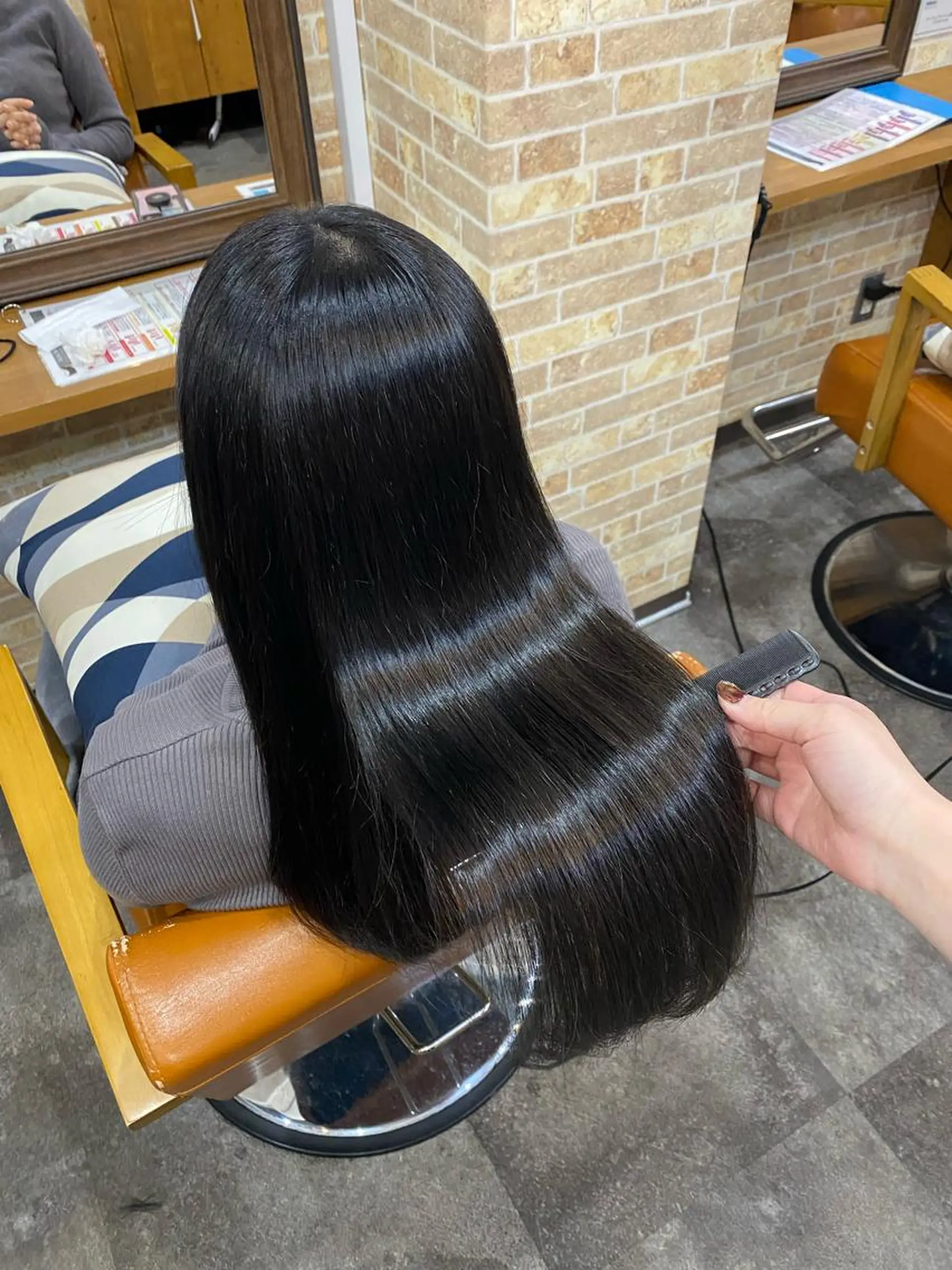 セミロング 髪質改善 🤍erikaのヘアスタイル
