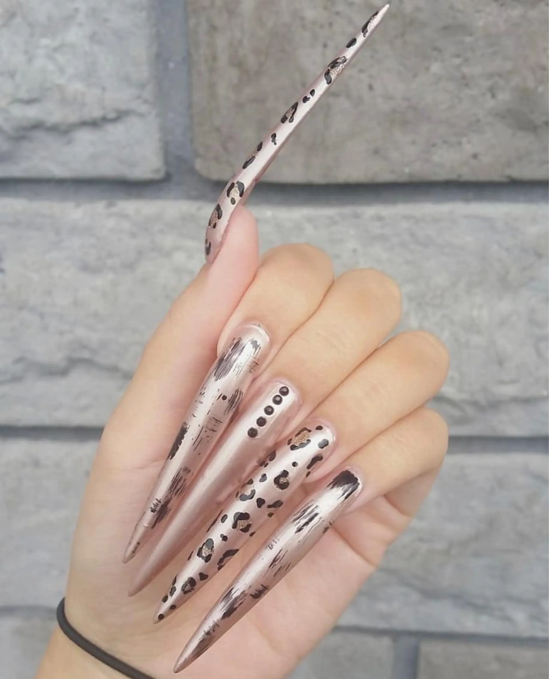 ネイル 🖤スカルプ R🖤のネイルデザイン