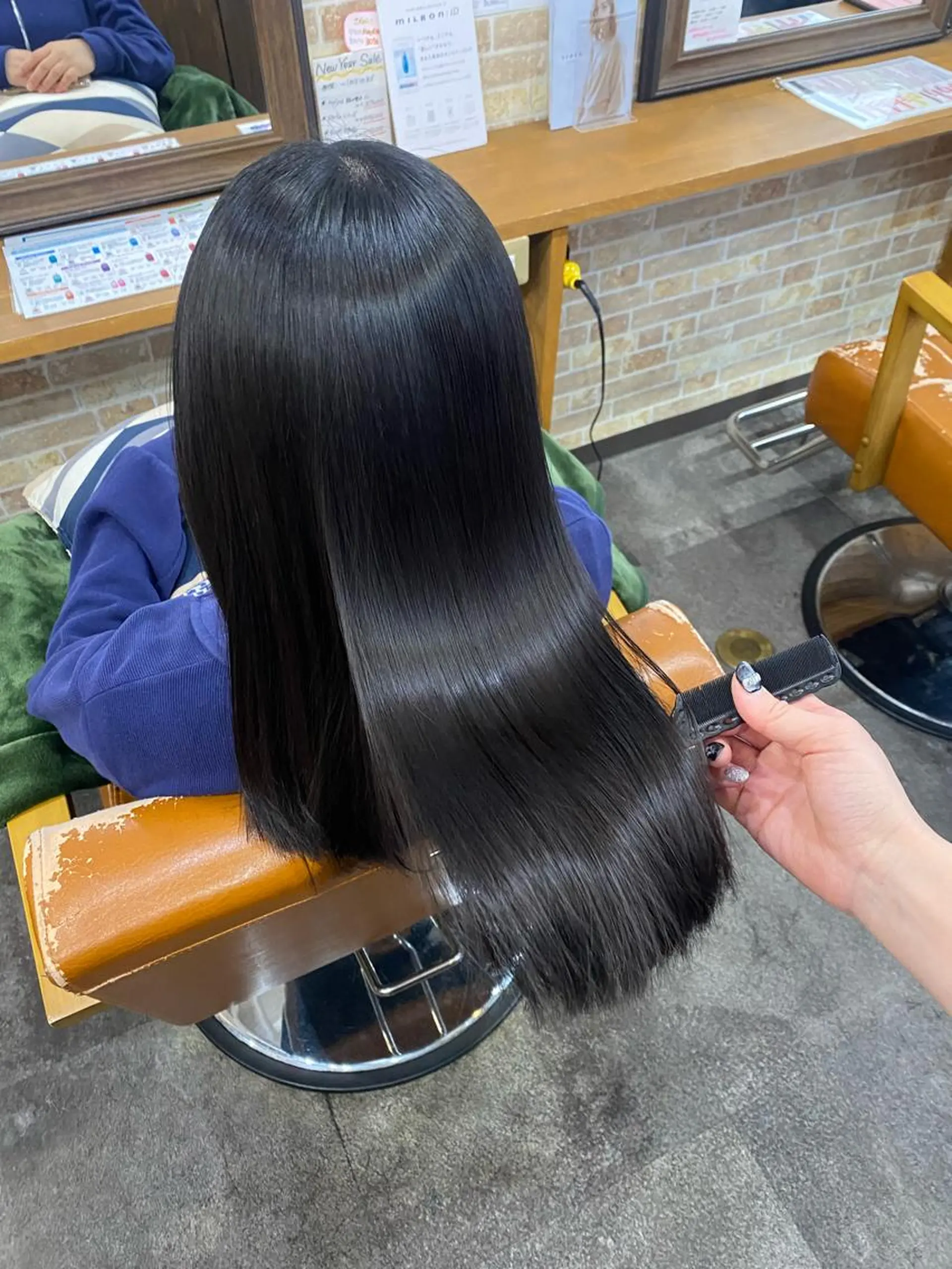 セミロング ヘアカラー トリートメント 髪質改善 🤍erikaのヘアスタイル