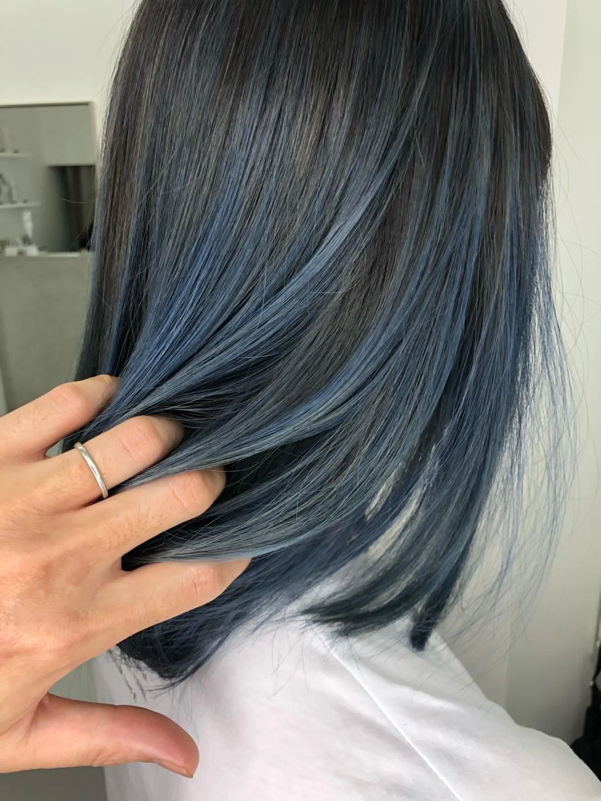 ショート カラー アディクシーカラー バレイヤージュ ベージュカラー ブリーチ ケアブリーチ ito. ブリーチ/髪質改善のヘアスタイル