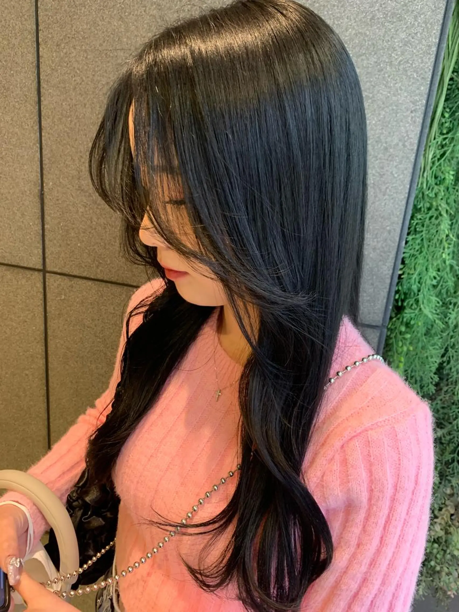 ロング カラー 黒髪 ブルーカラー ブルーブラック 韓国風ヘア レイヤーカット SALOWIN    銀座RAY 2所属・yamashika honokaのヘアスタイル