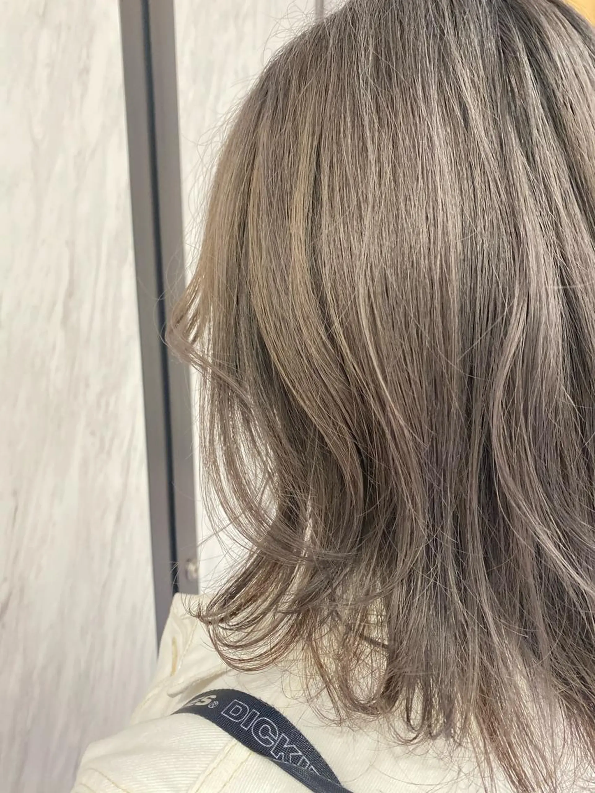 セミロング カラー TRUCK トラックのヘアスタイル