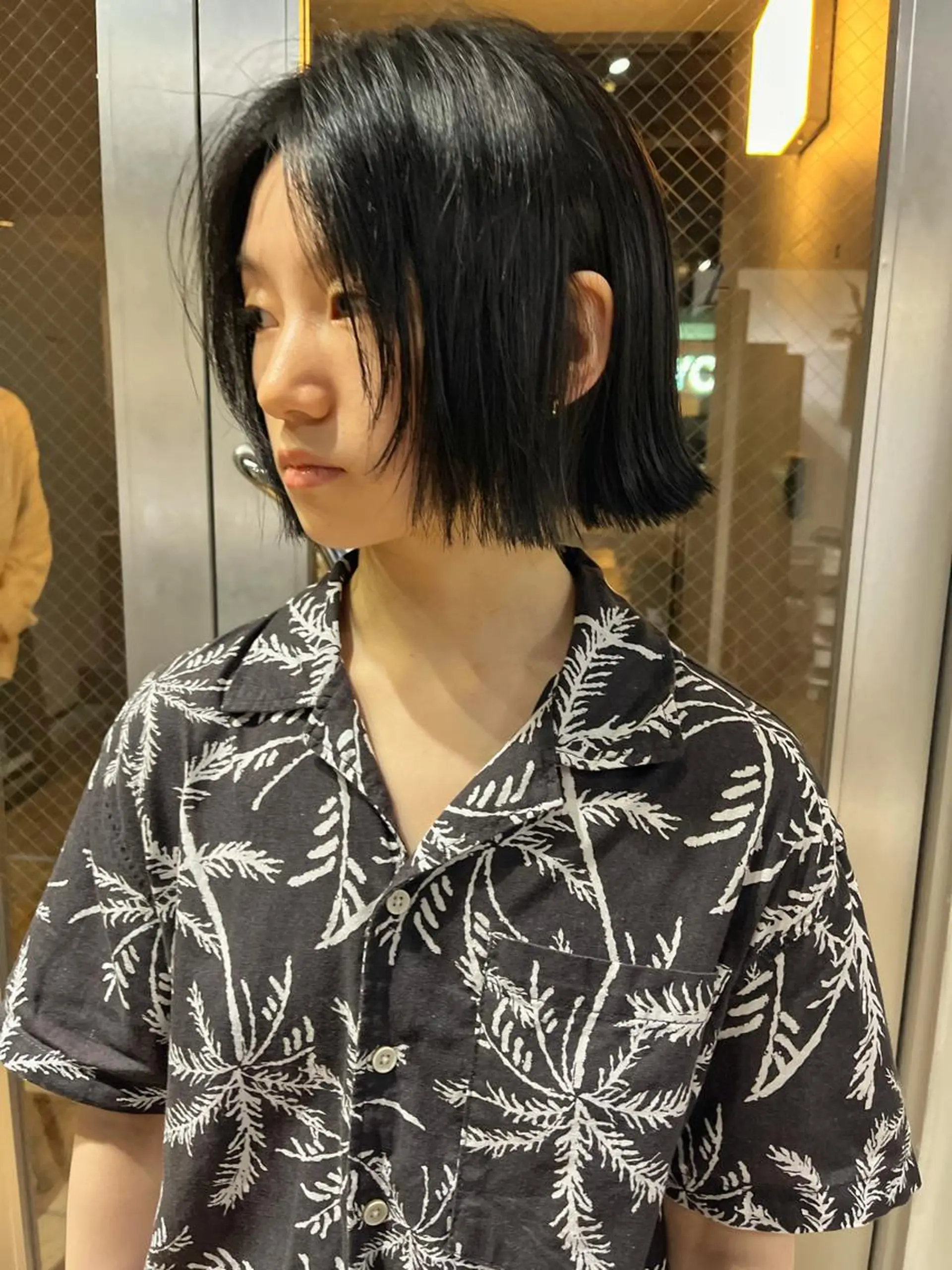 ショート アッシュ ミルクティーブラウン ピンクブラウン レイヤーカット カット ヘアカラー ハイトーンNo.1✨ パーマ✨イマイタツヤのヘアスタイル
