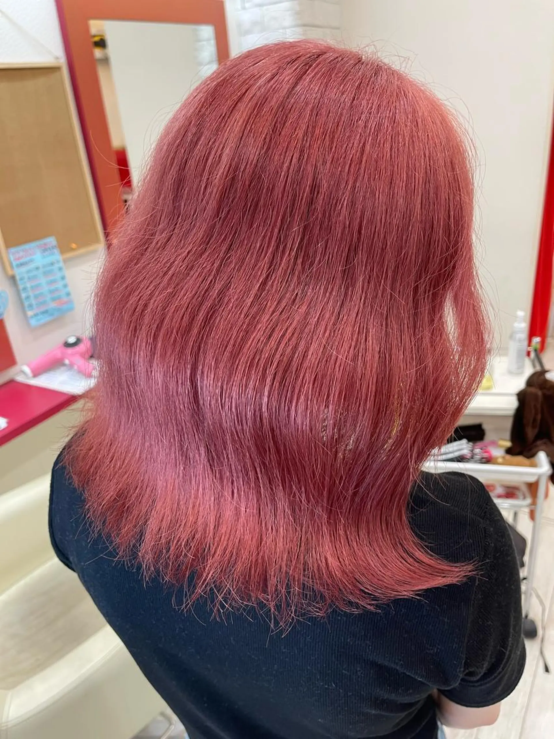 カラー ピンクカラー カット ヘアカラー 名古屋のピンク好き かずくん🦩のヘアスタイル