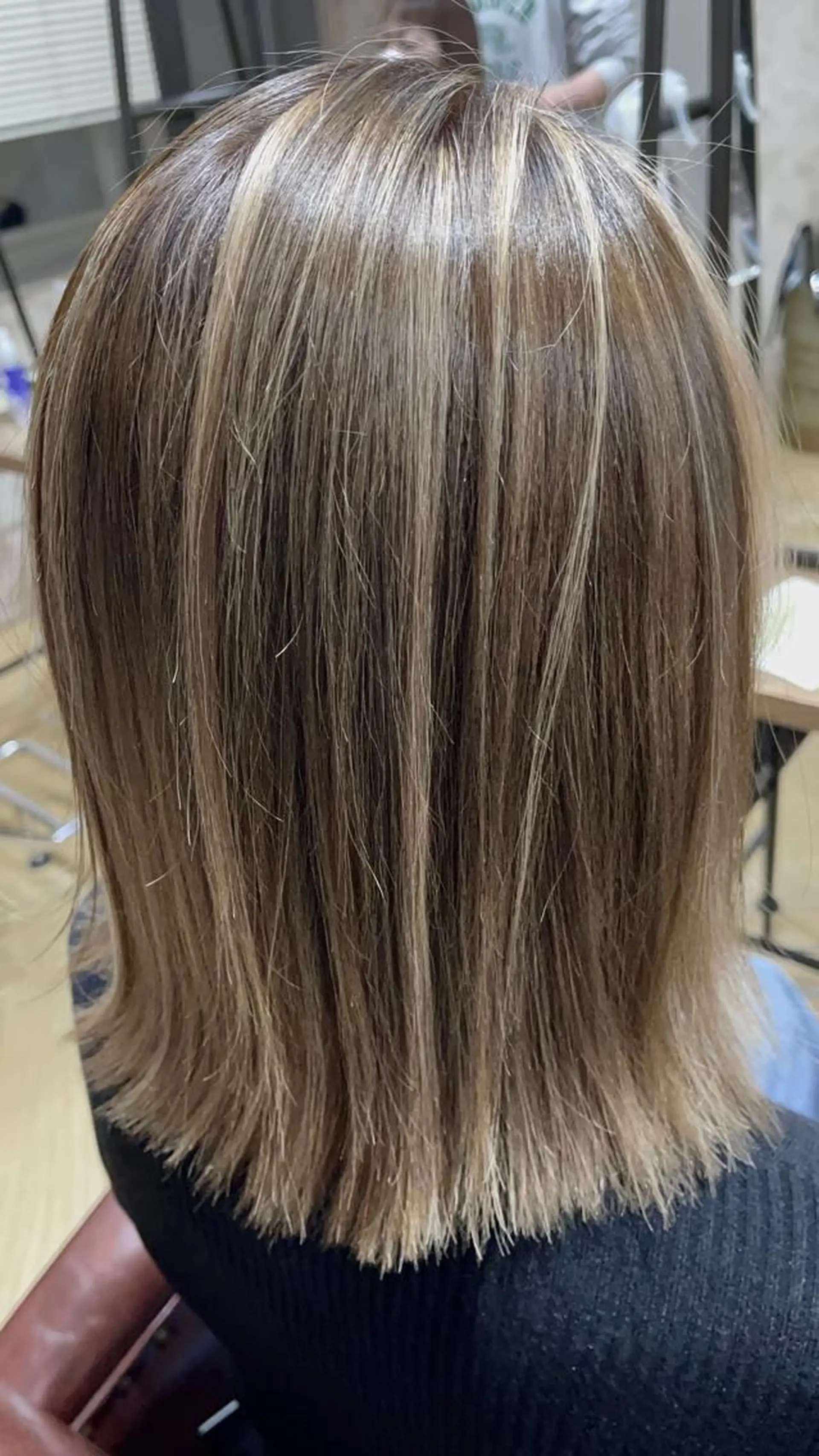 ミディアム カット ヘアカラー antica YOSHIのヘアスタイル