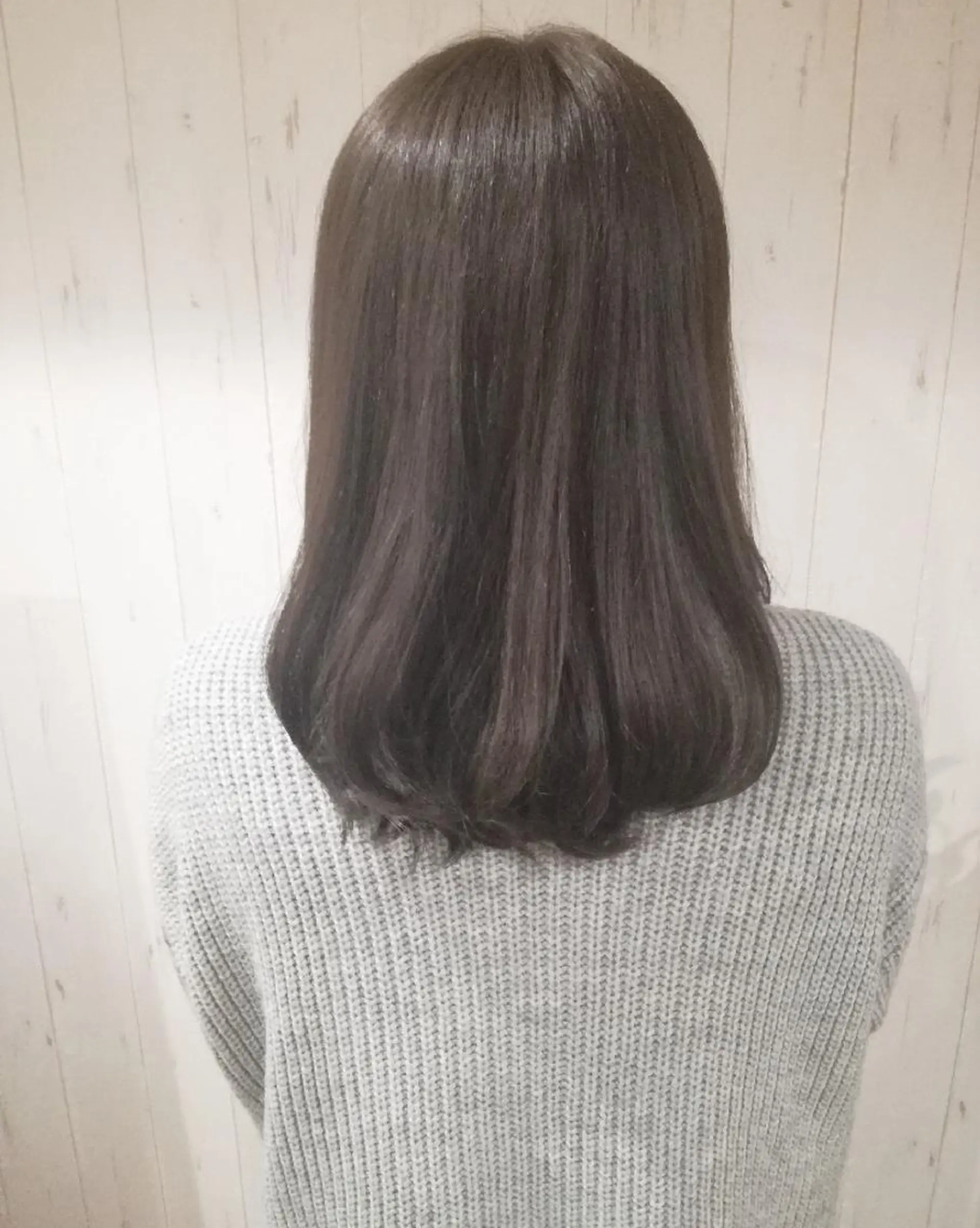 ミディアム カラー アッシュ ベージュカラー 西川 敏夫のヘアスタイル