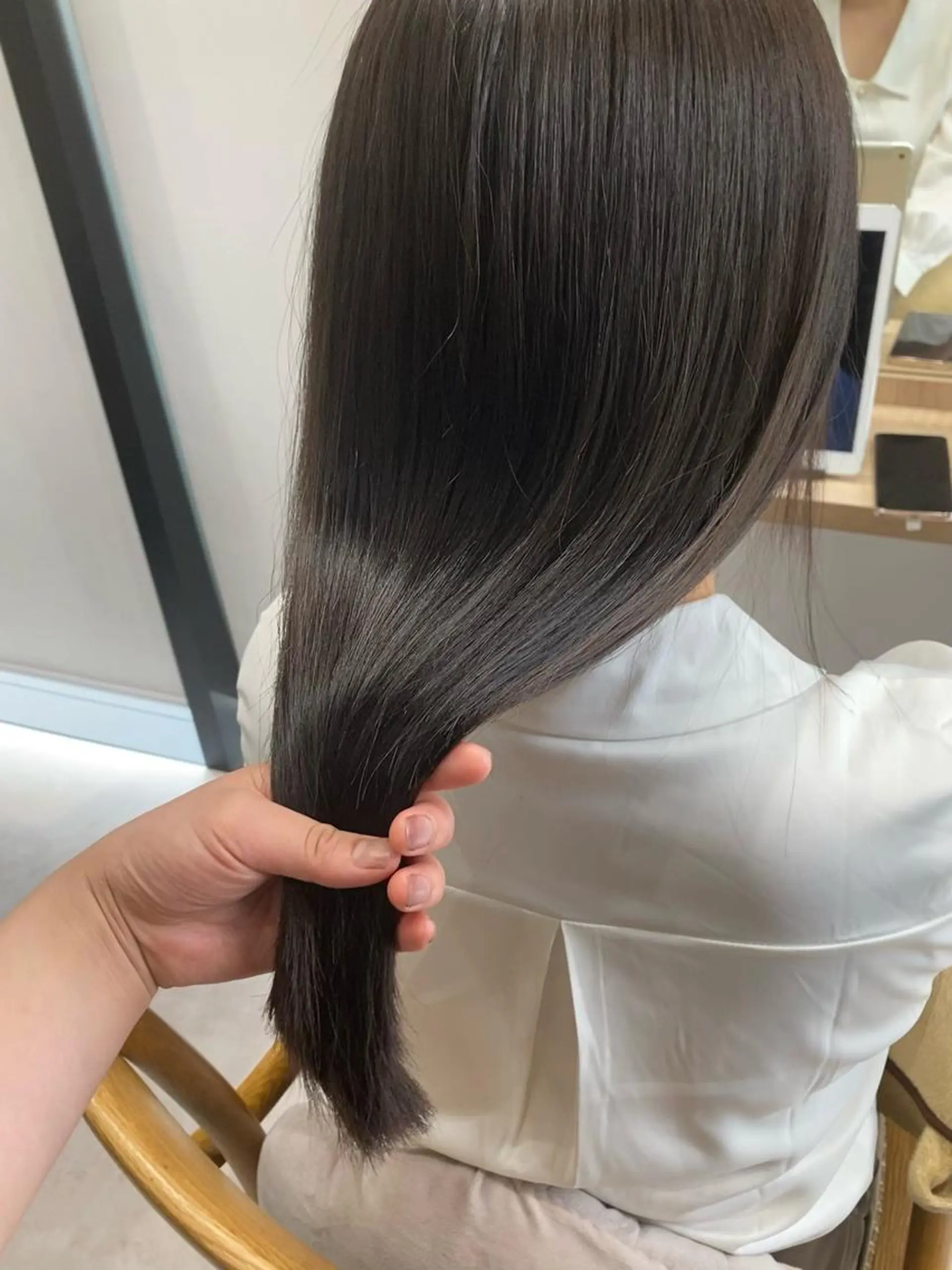 セミロング ヘアカラー トリートメント ✨色持ちの良い艶 カラー✨蟹江真世のヘアスタイル