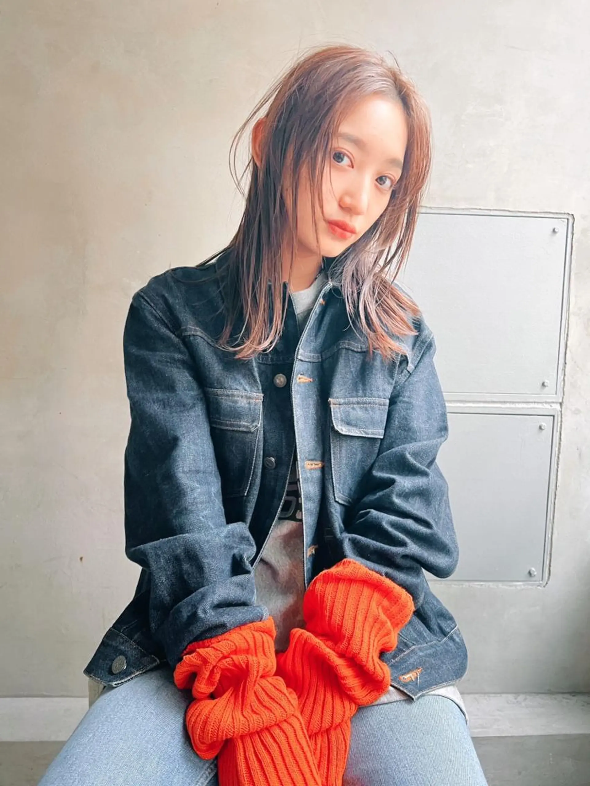 セミロング カラー ヘアアレンジ ブラウンカラー ココアブラウン 外ハネヘア ヘアカラー トリートメント 山崎 澪のヘアスタイル