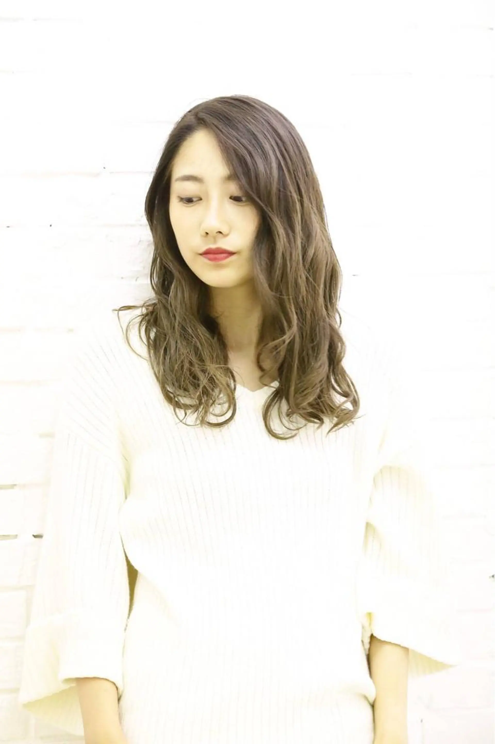 セミロング カラー パーマ u hair所属・こばやし ももこのヘアスタイル