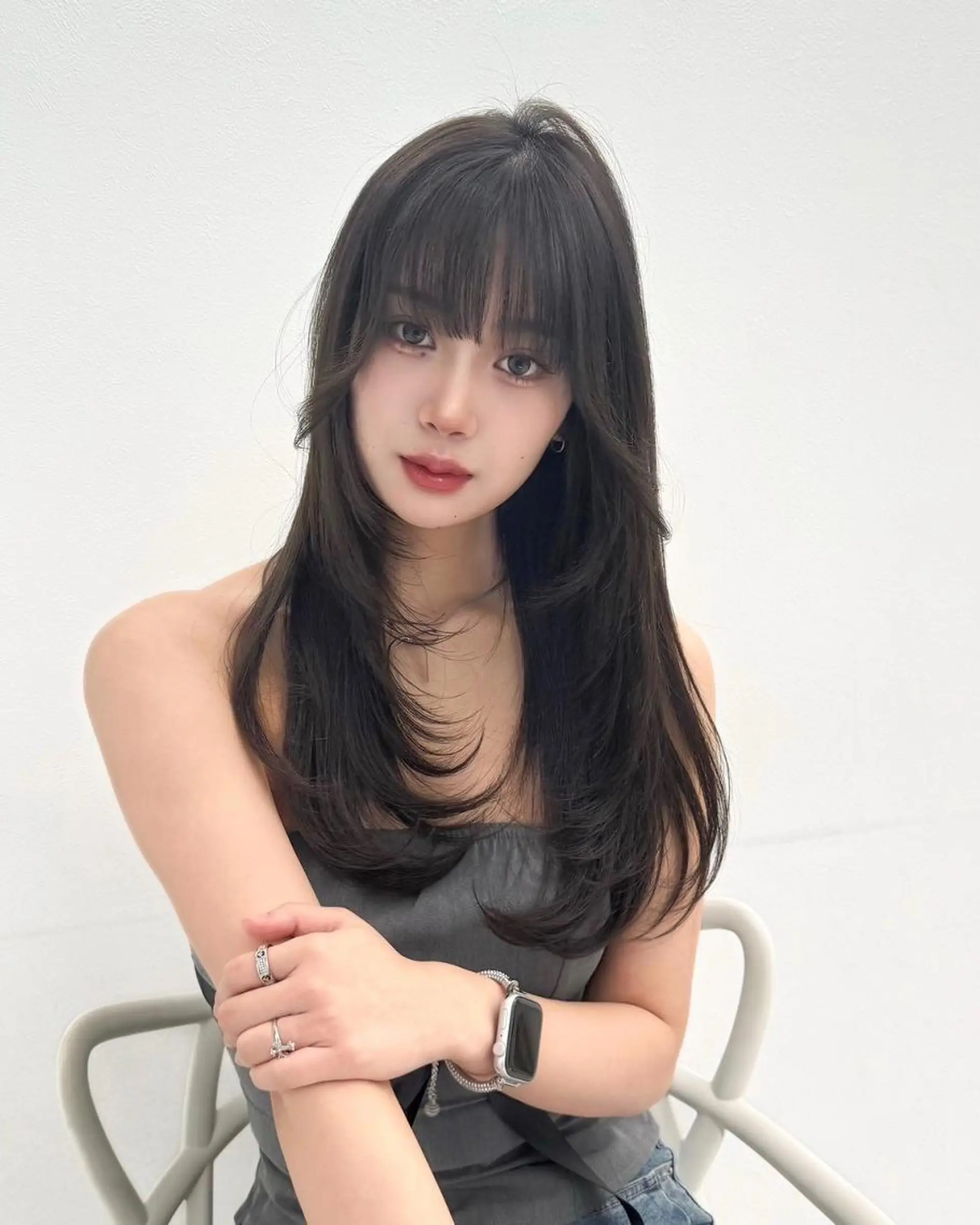 ロング カラー 韓国暗髪🇰🇷レイ ヤー🤍THREEのヘアスタイル