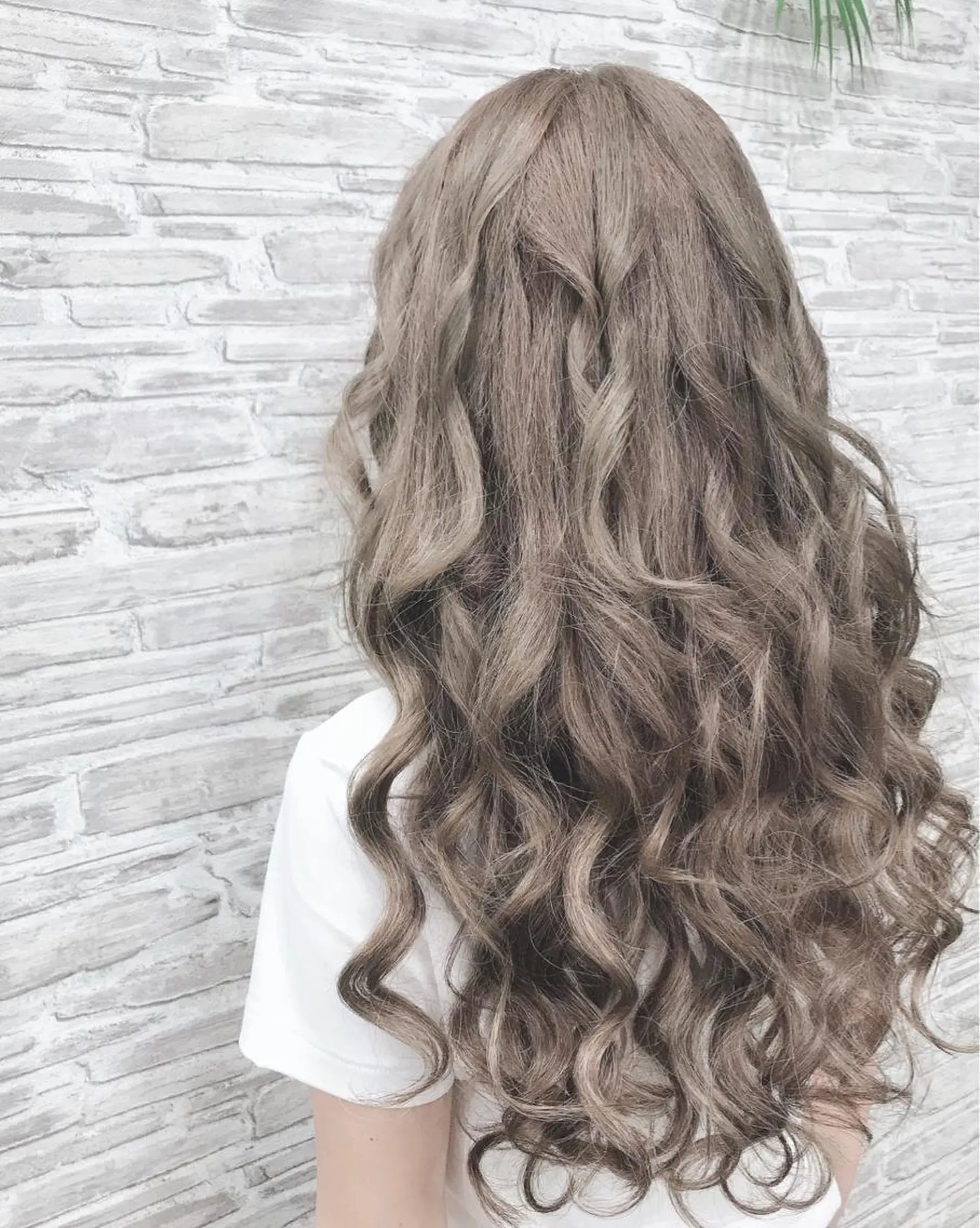 ロング カラー 編み込みエクステ ベージュカラー ブリーチ ヌーディベージュ エクステ ていねい技術No.1 🌈諏訪 健太のヘアスタイル