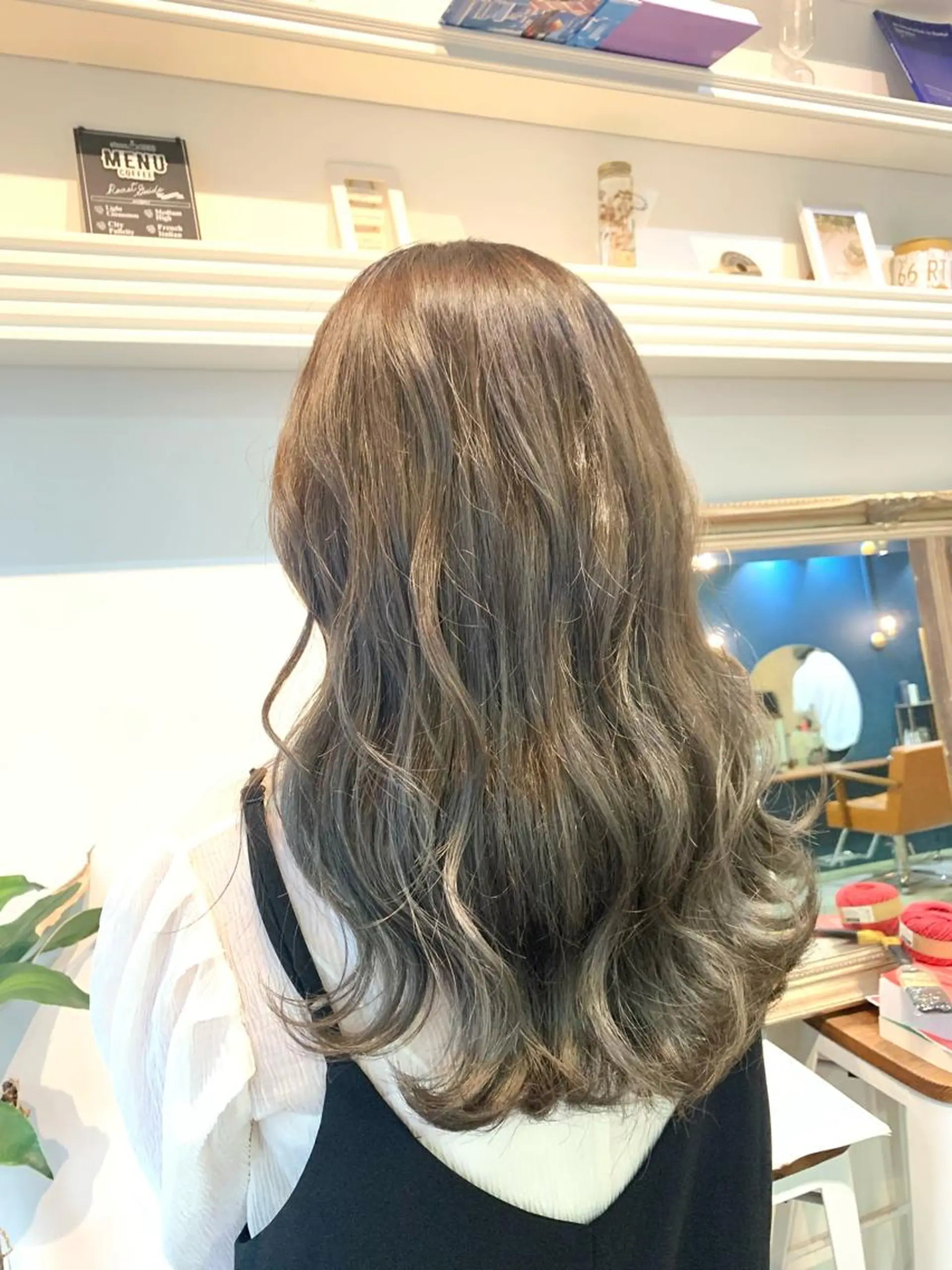 ロング ヘアカラー トリートメント ヘッドスパ ヘアセット 山口 竣也のヘアスタイル
