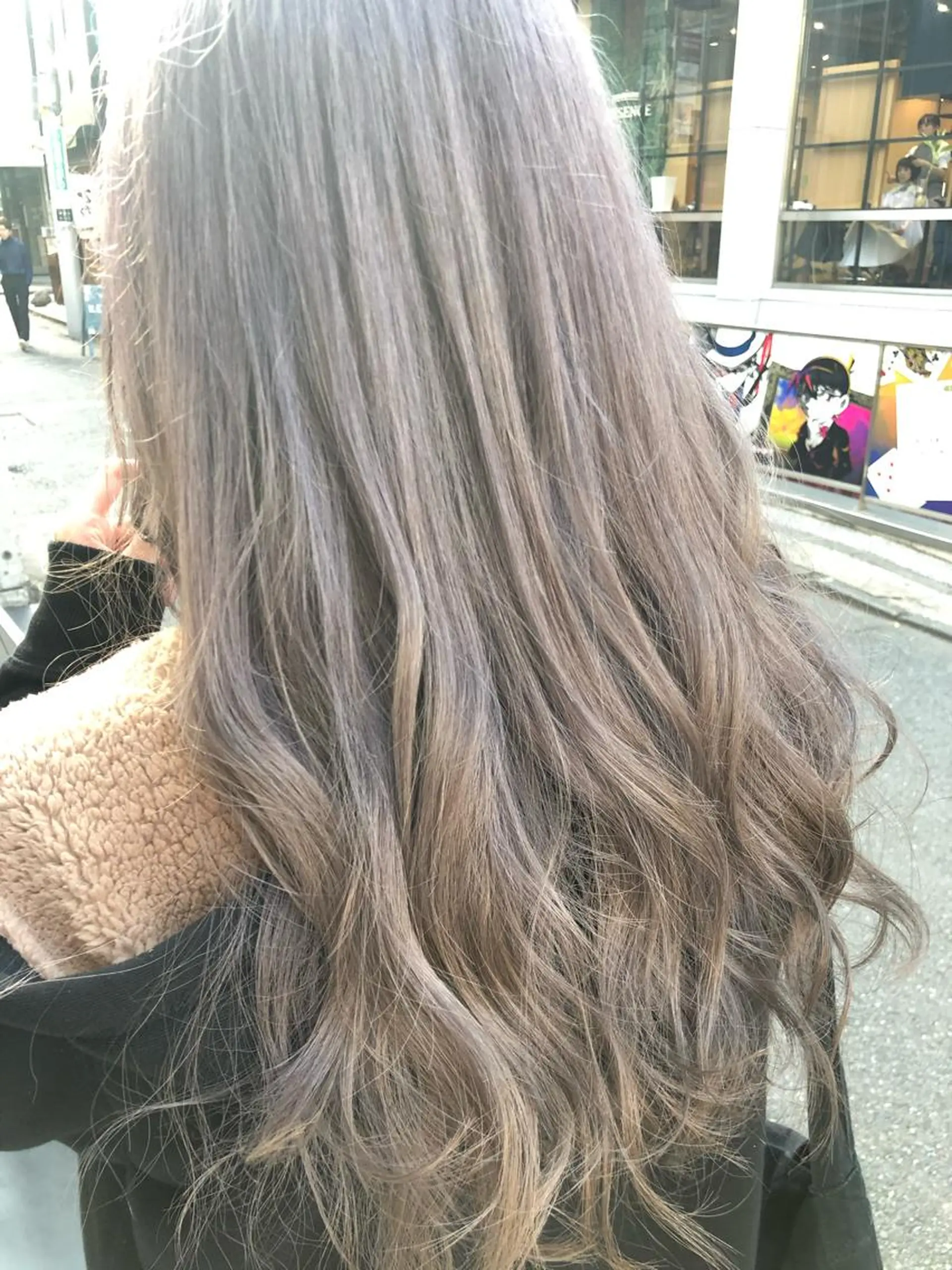 ロング カラー ショートボブ アッシュ バレイヤージュ ミストバング ベージュカラー 原宿サロン代表 デザインカラー伊藤卓のヘアスタイル