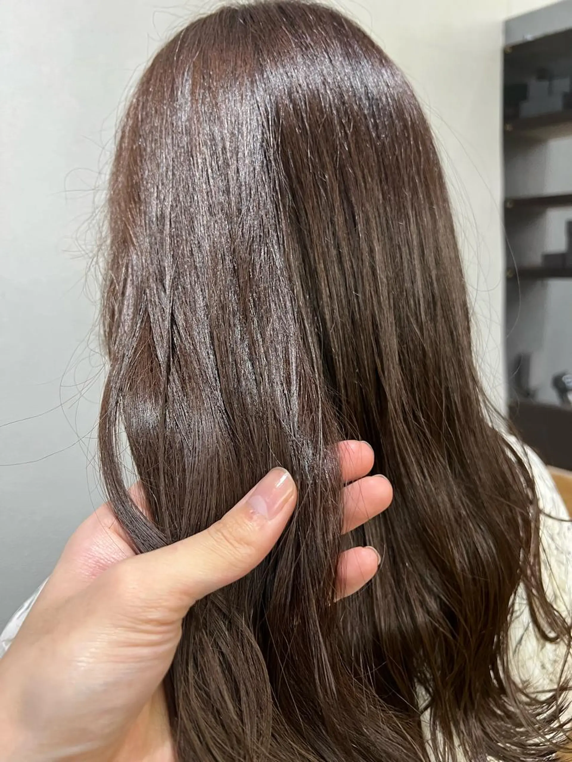 セミロング カット ヘアカラー トリートメント 亀田 泰生のヘアスタイル