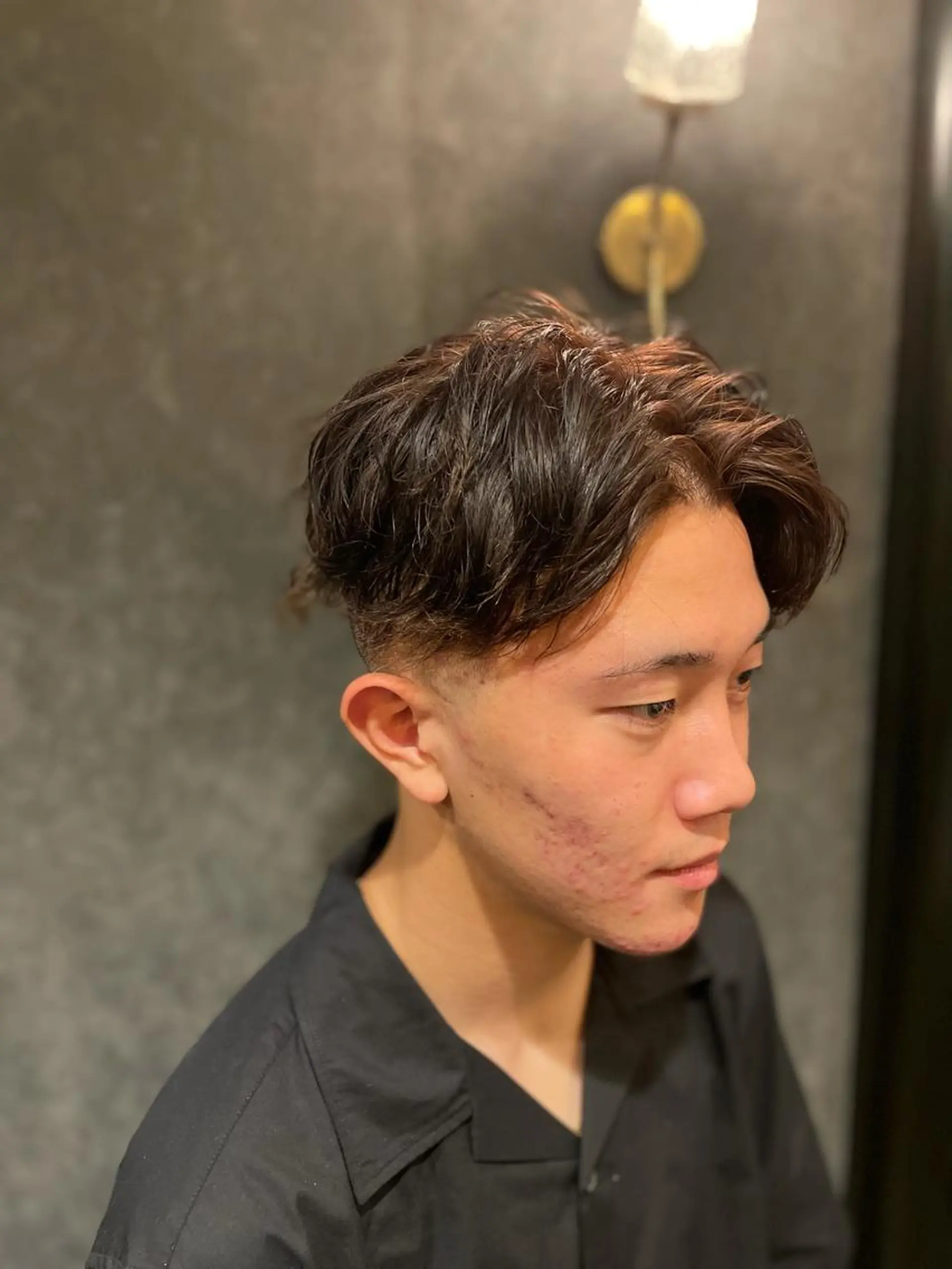 ミディアム パーマ メンズ マンバンヘア カット指名No1漆原 聡のヘアスタイル