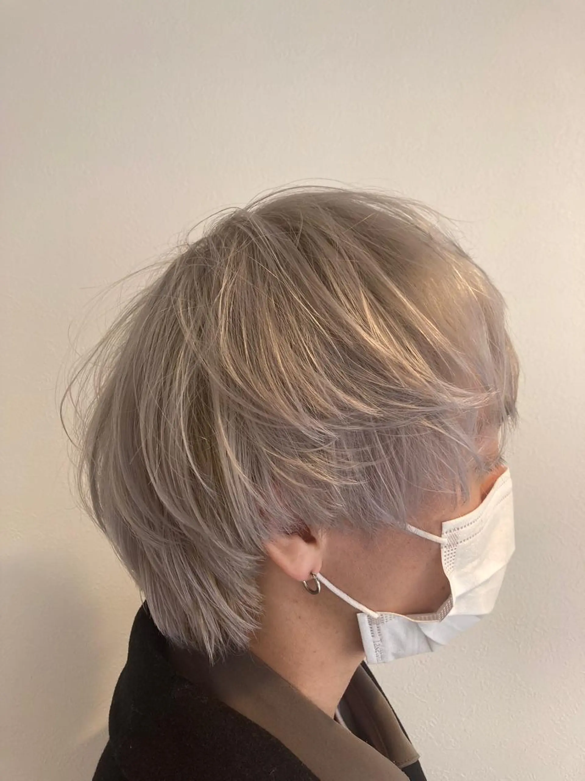 ショート カラー ベージュカラー ホワイトベージュ カット ヘアカラー hair salon A 【エース】所属・🫧高鹿汰一髪質改善 /白髪ぼかし🫧のヘアスタイル